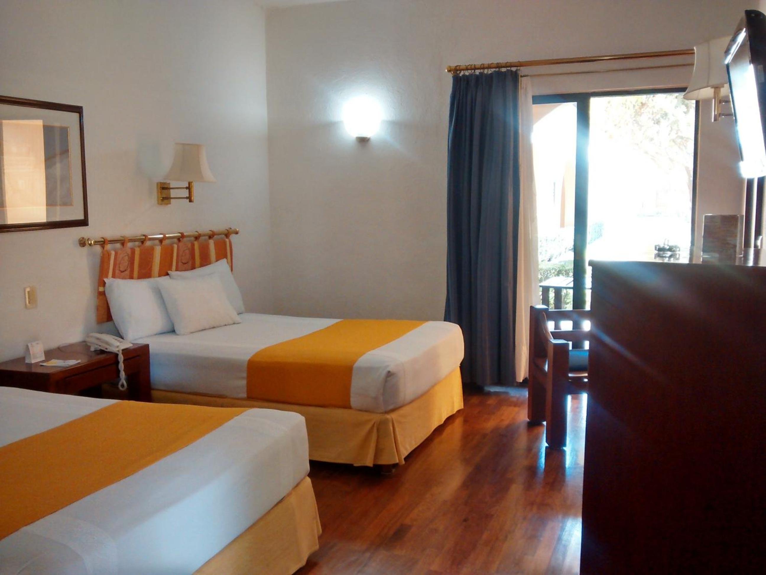 Double Room with Two Double Beds photo 2