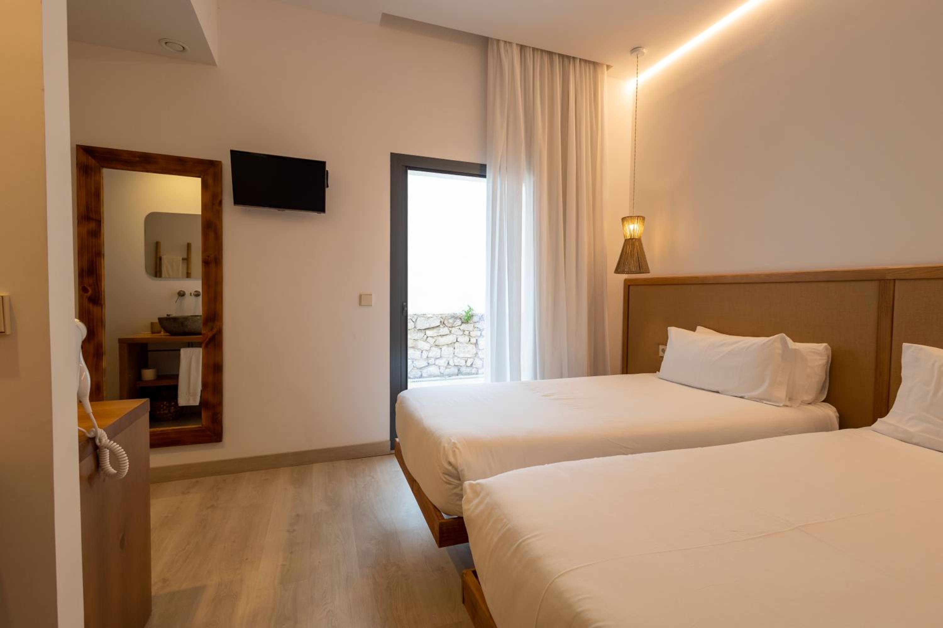 Premium Room with Patio photo 2