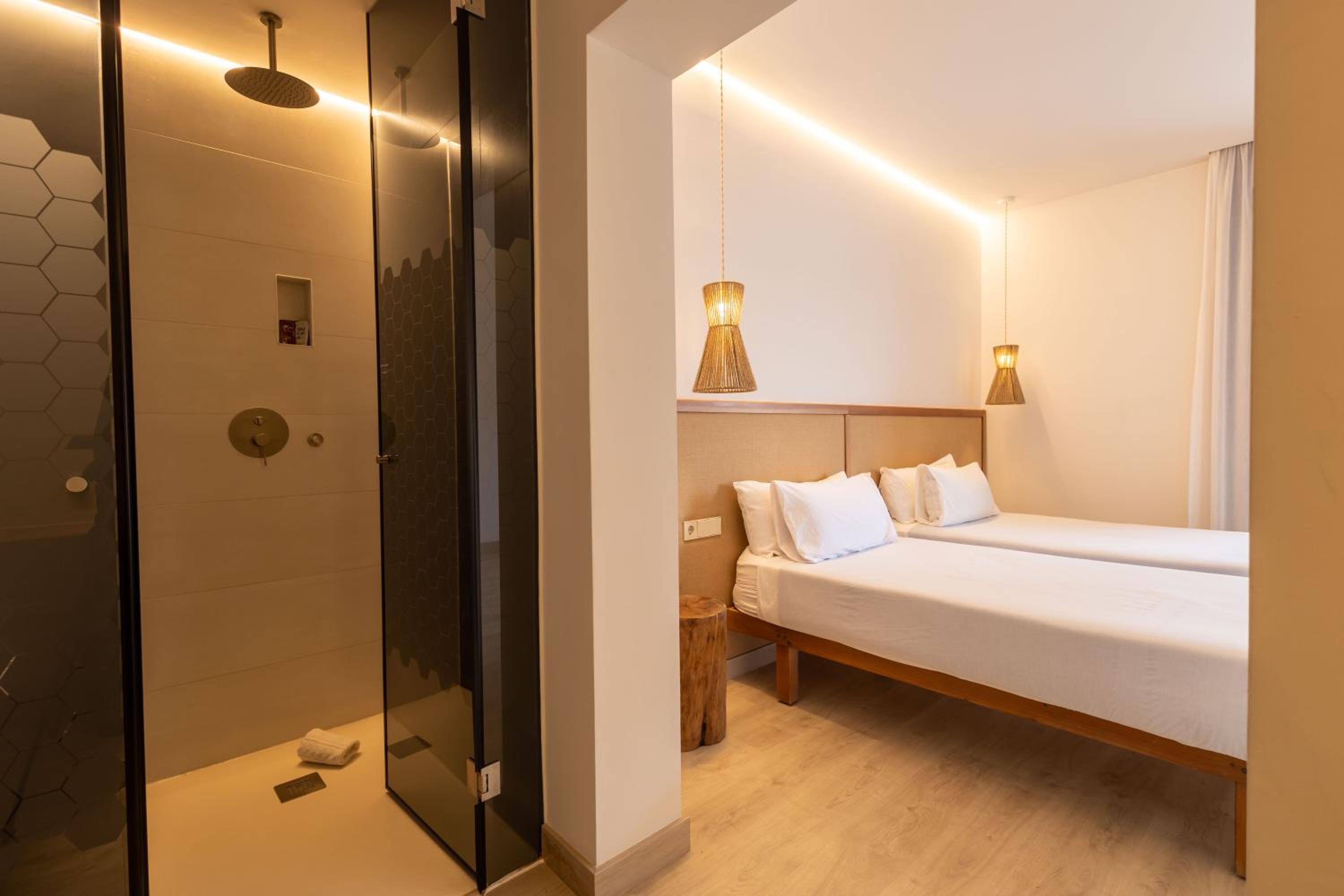 Double Suite with Side Sea View photo 3