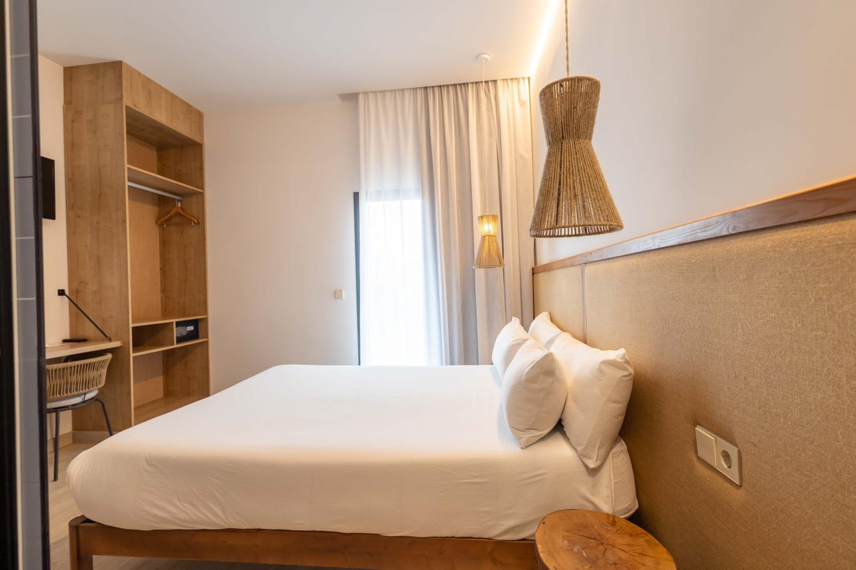 Premium Room with Side Sea View photo 2