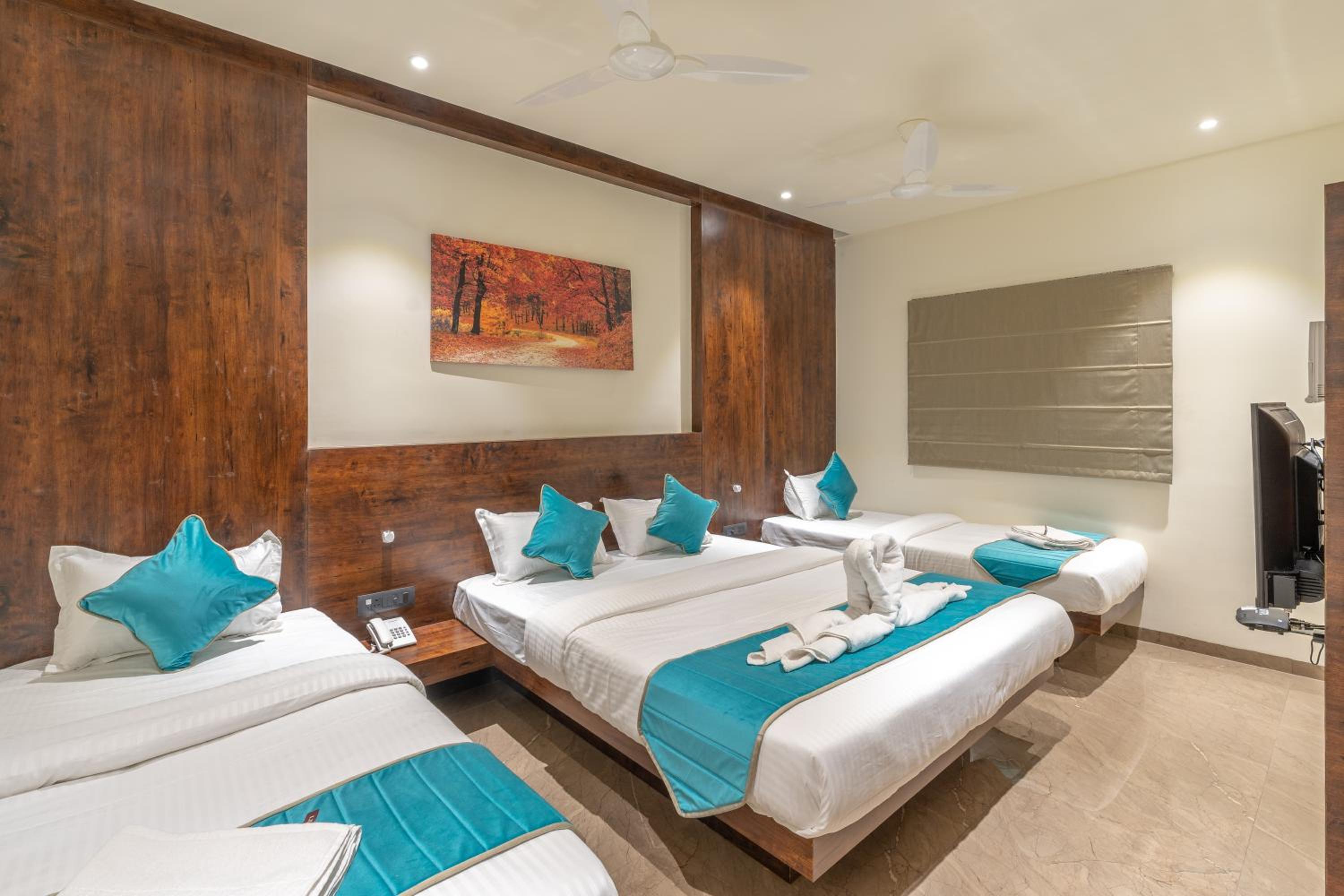 Quadruple Room - Photo 1
