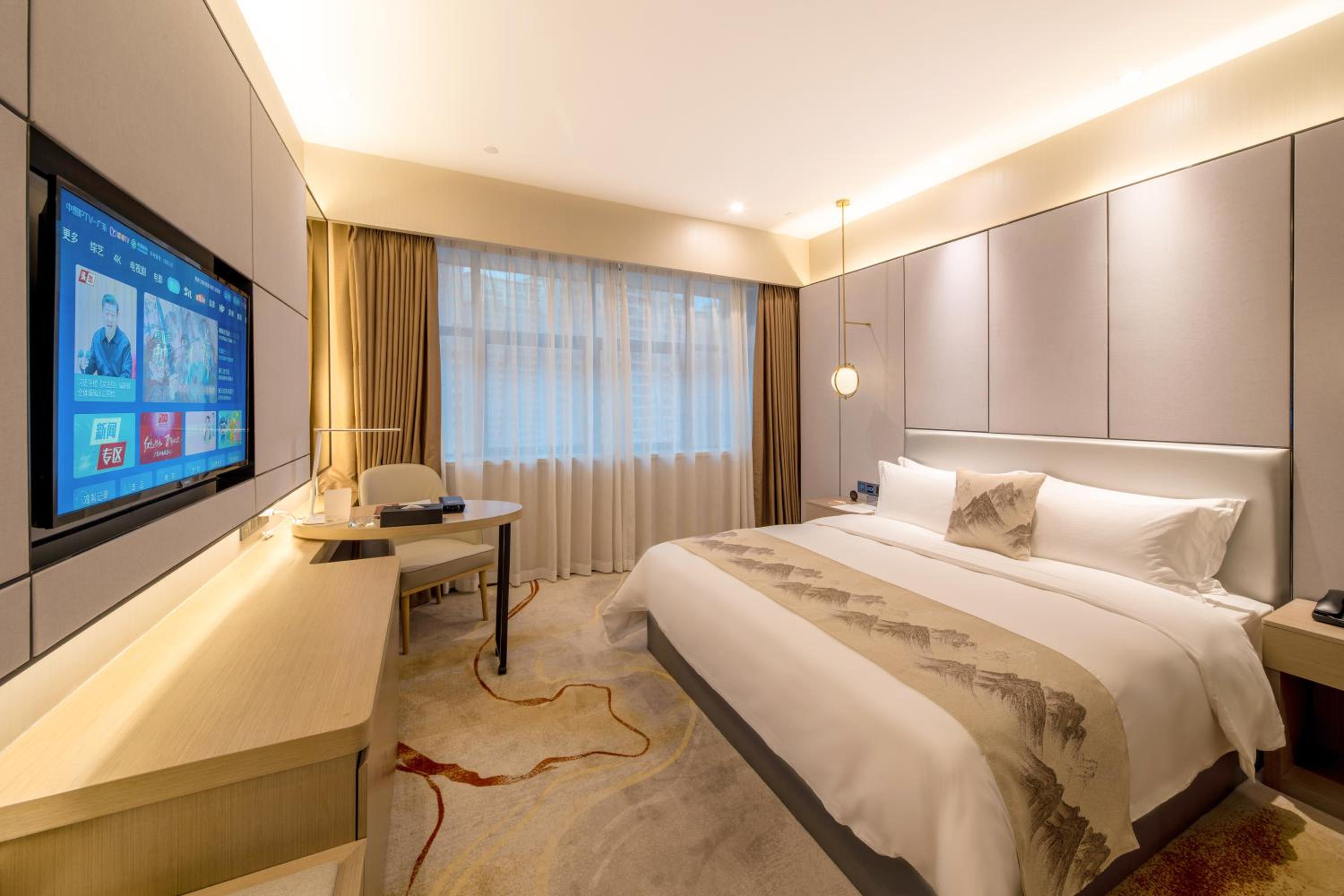 Deluxe King Room photo 3