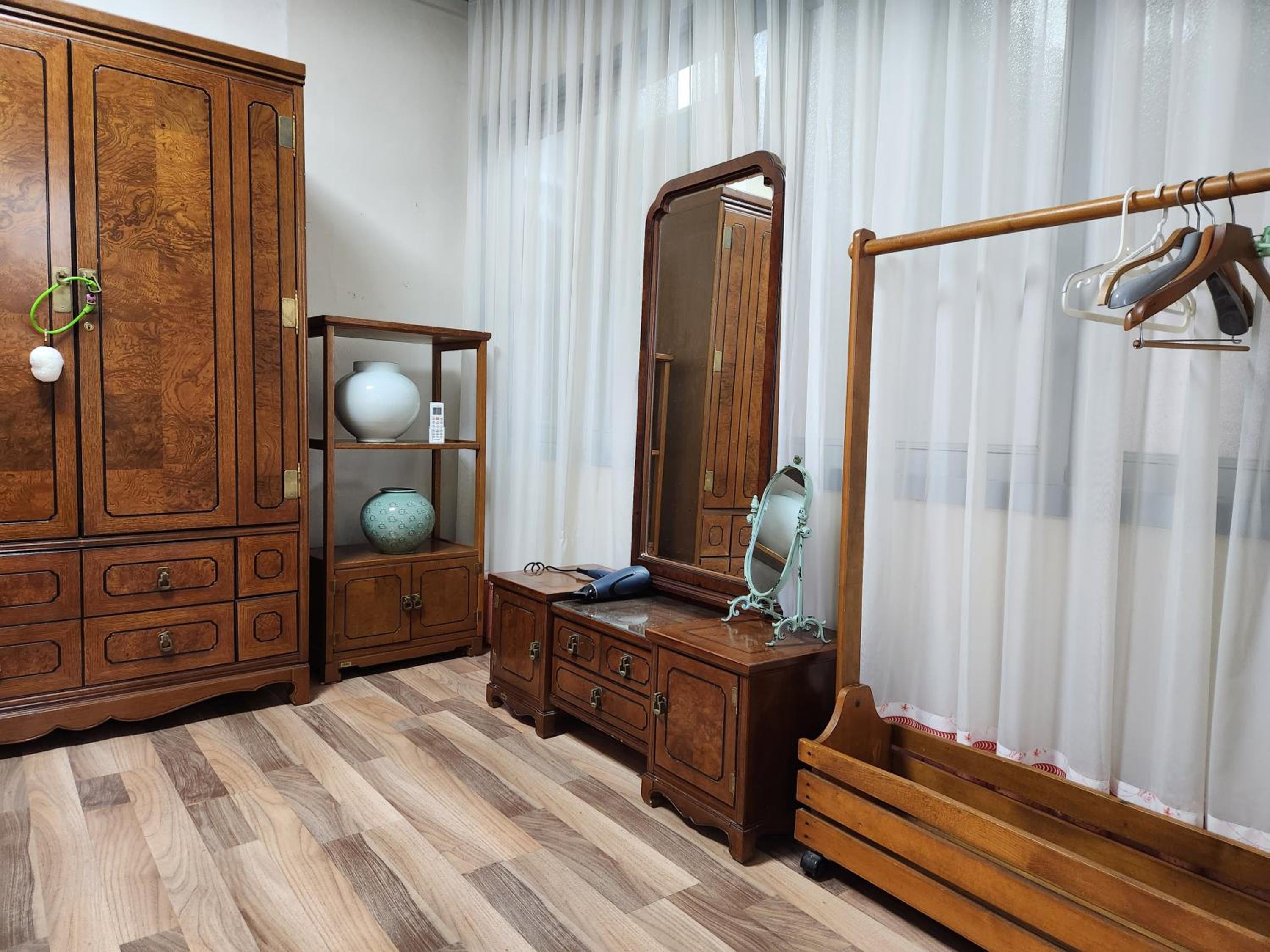 Superior Family Room photo 3