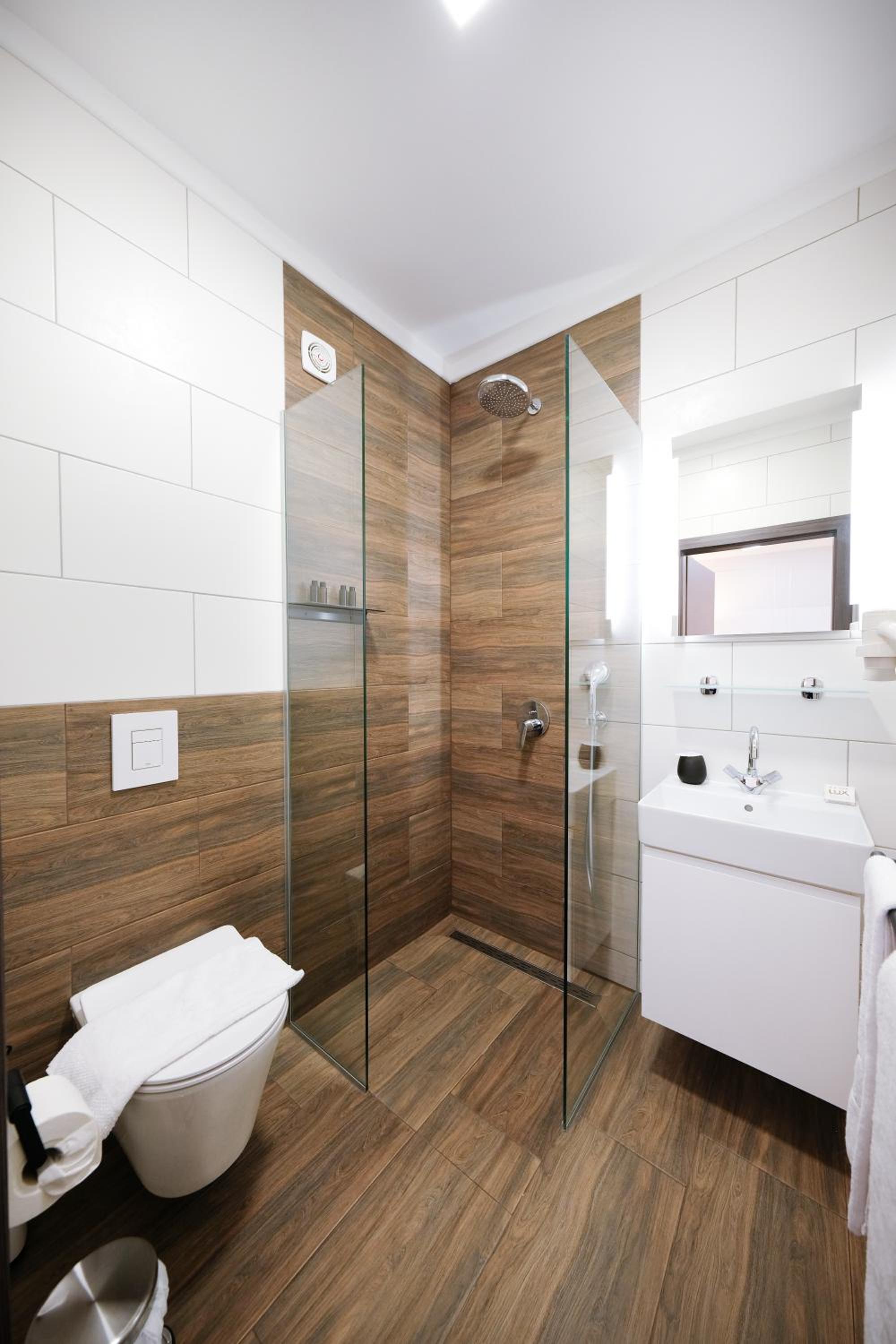 Standard Double or Twin Room photo 3