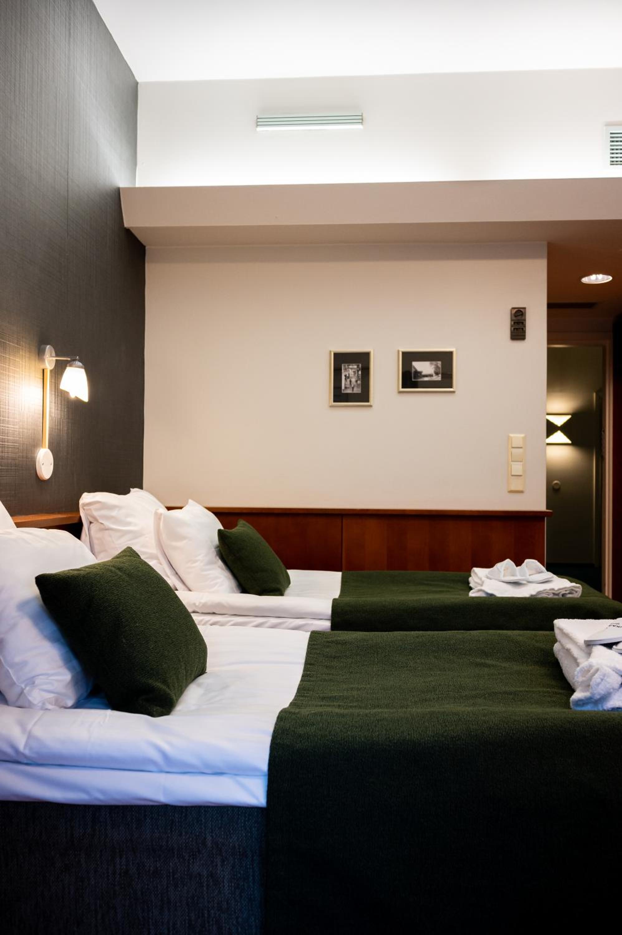Superior Twin Room - Photo 9