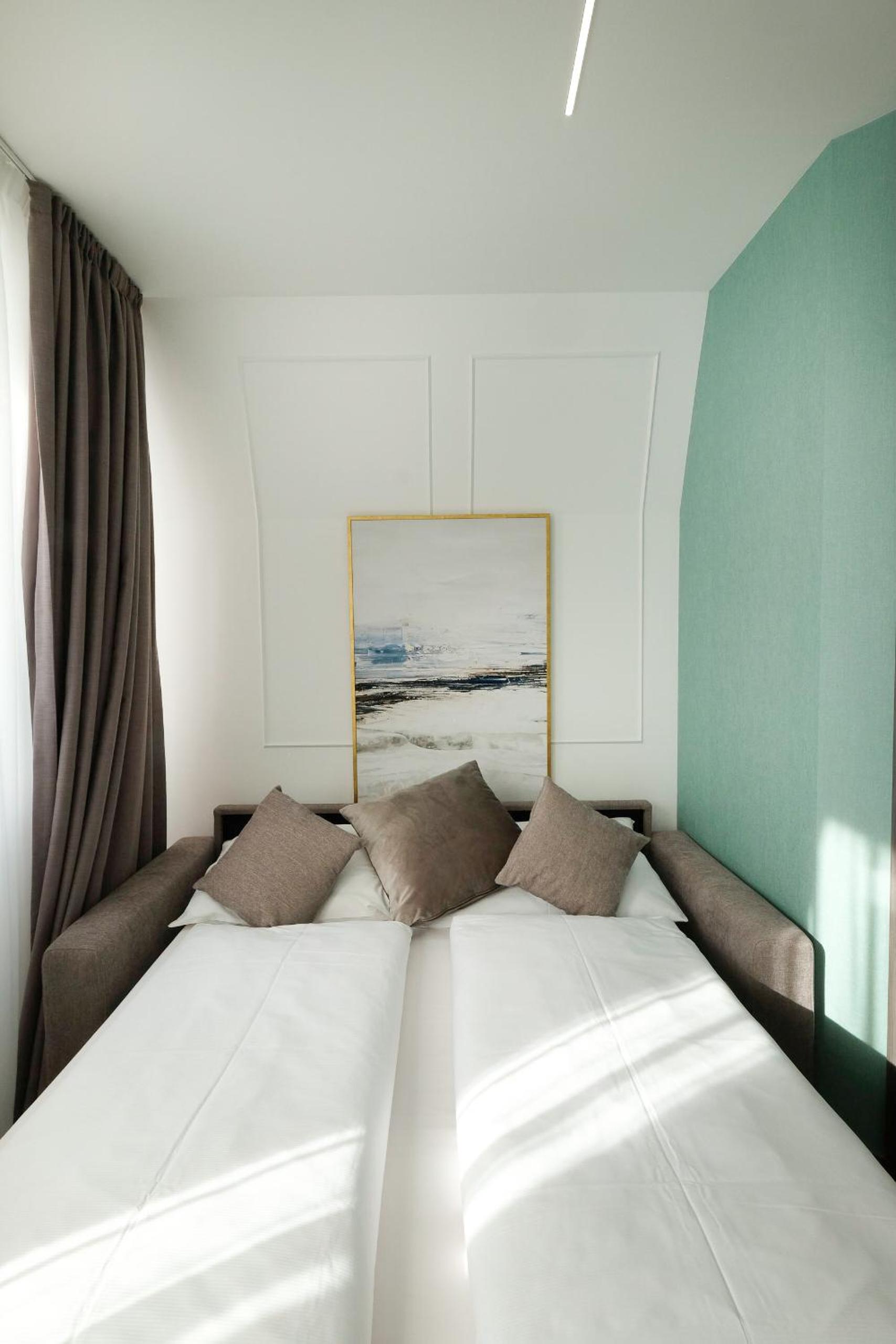 Superior Quadruple Room - Photo 4