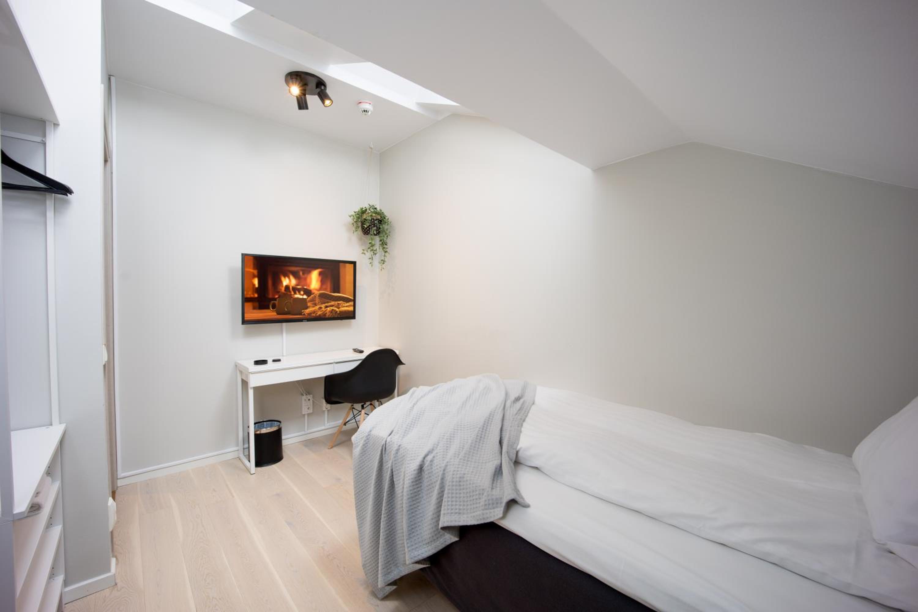 Three-Bedroom Apartment photo 1