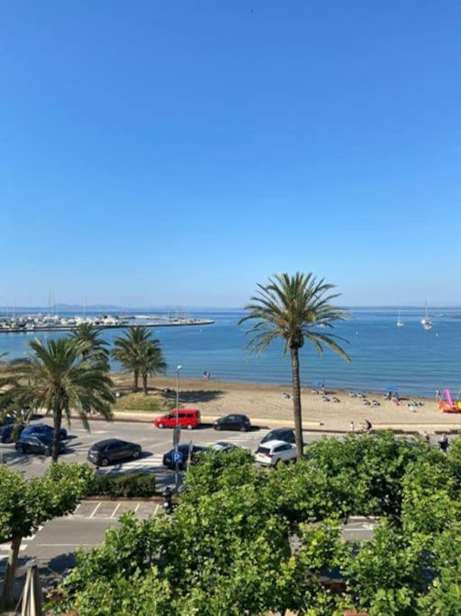 Two-Bedroom Apartment with Balcony and Sea View photo 2