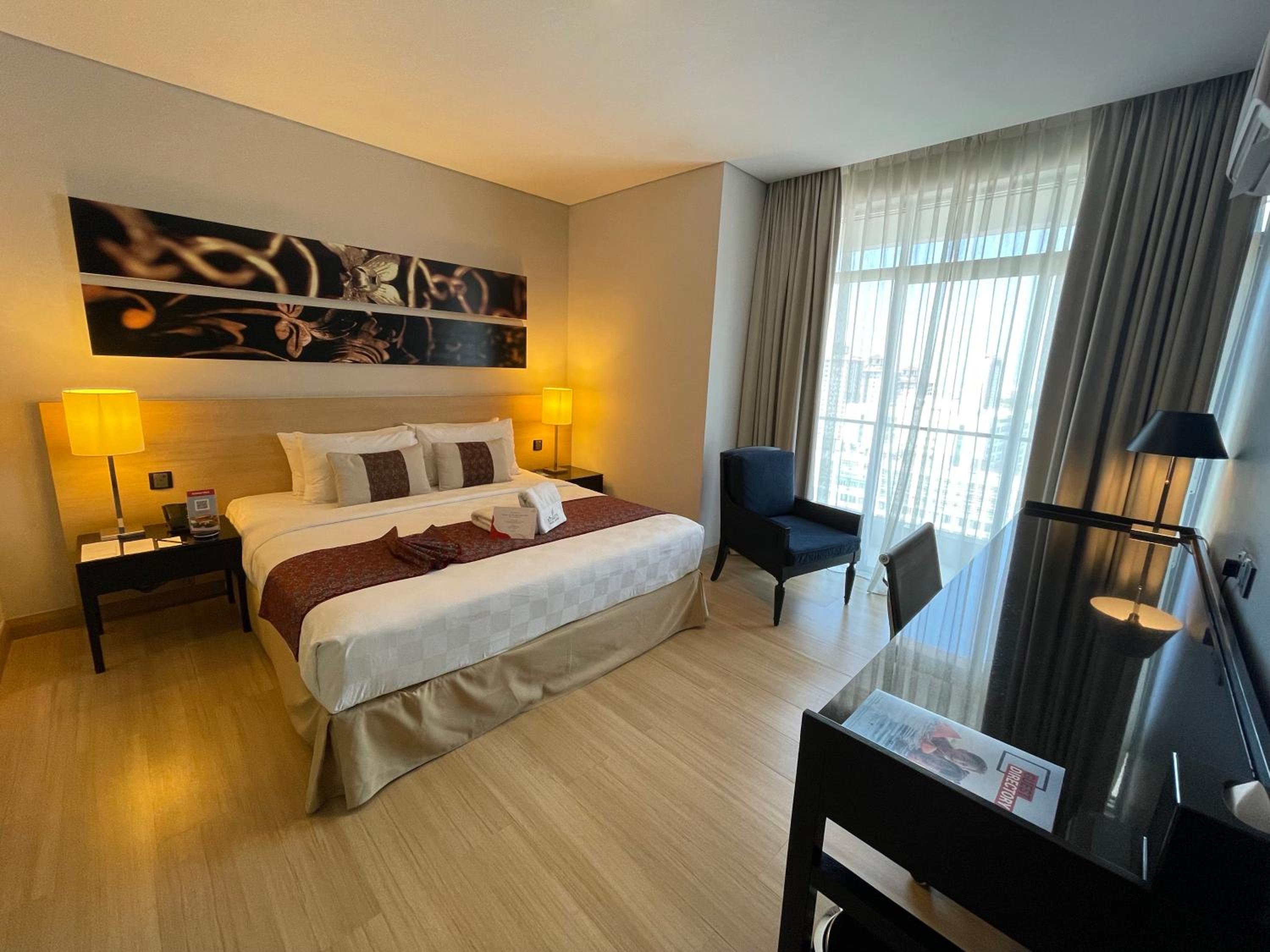 Straits Suite