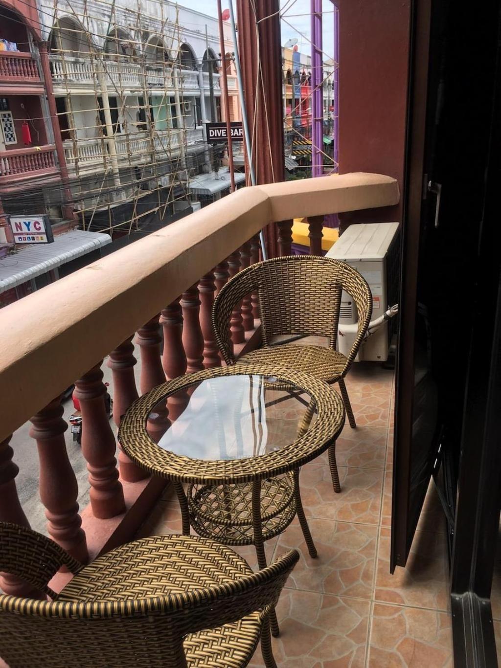 Double Room with Balcony - Photo 5