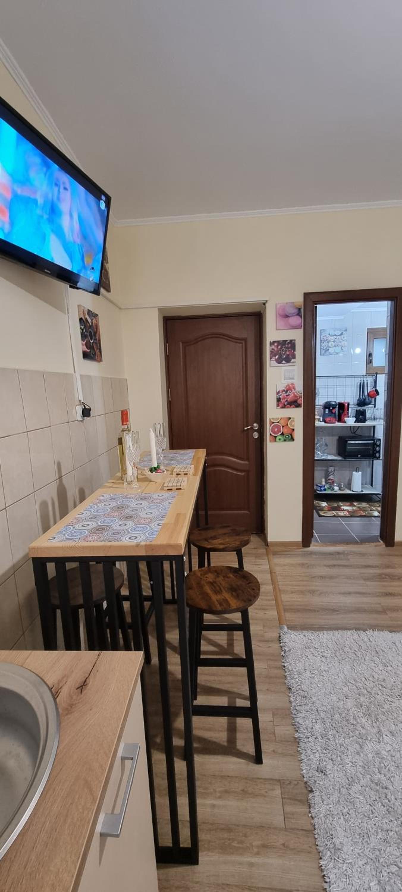 One-Bedroom Apartment - Photo 32