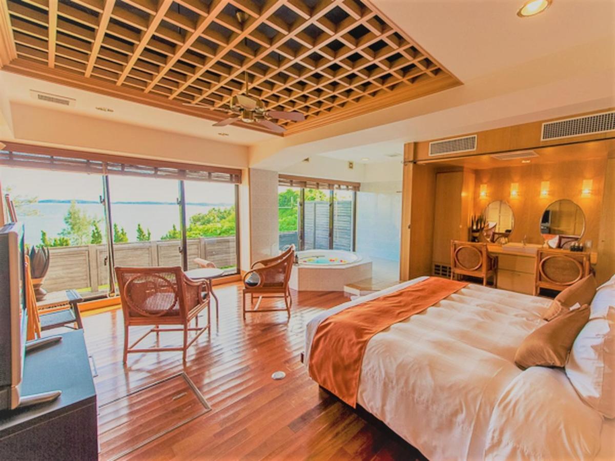Three-Bedroom Villa with Sea View and Terrace photo 2