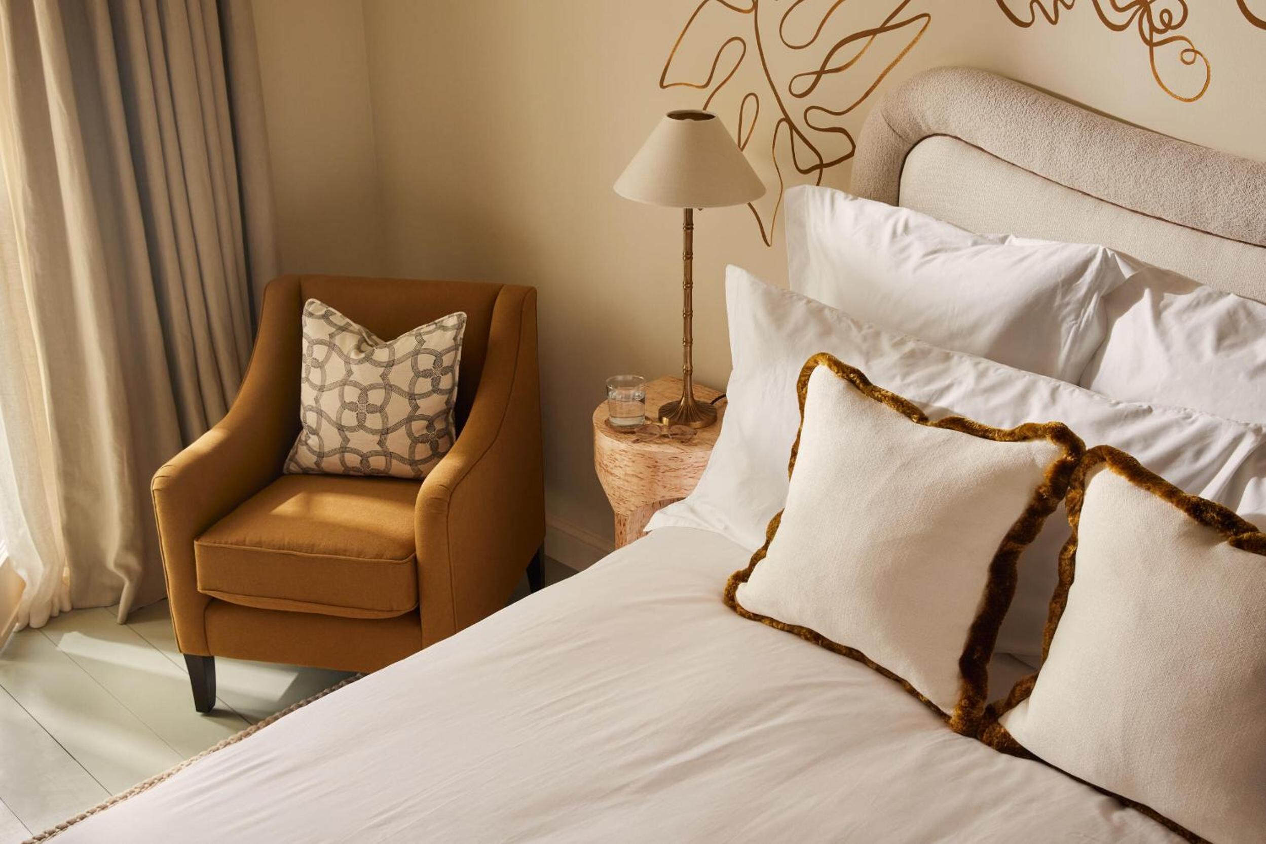 Deluxe Double or Twin Room photo 2