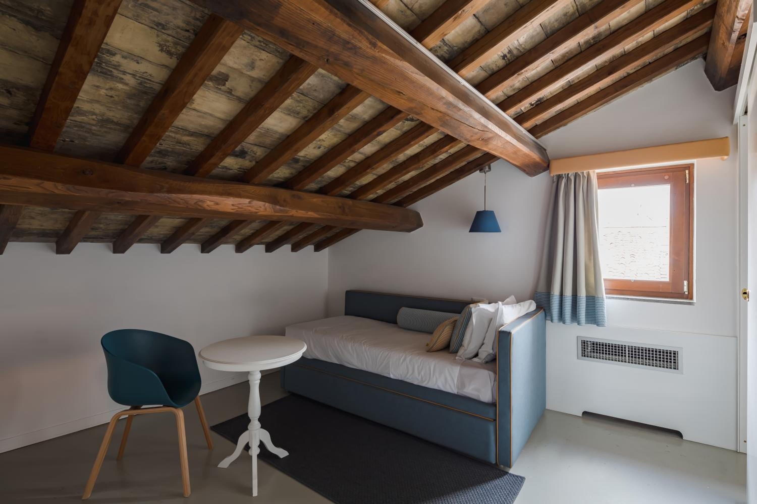 Single Room - Attic photo 1
