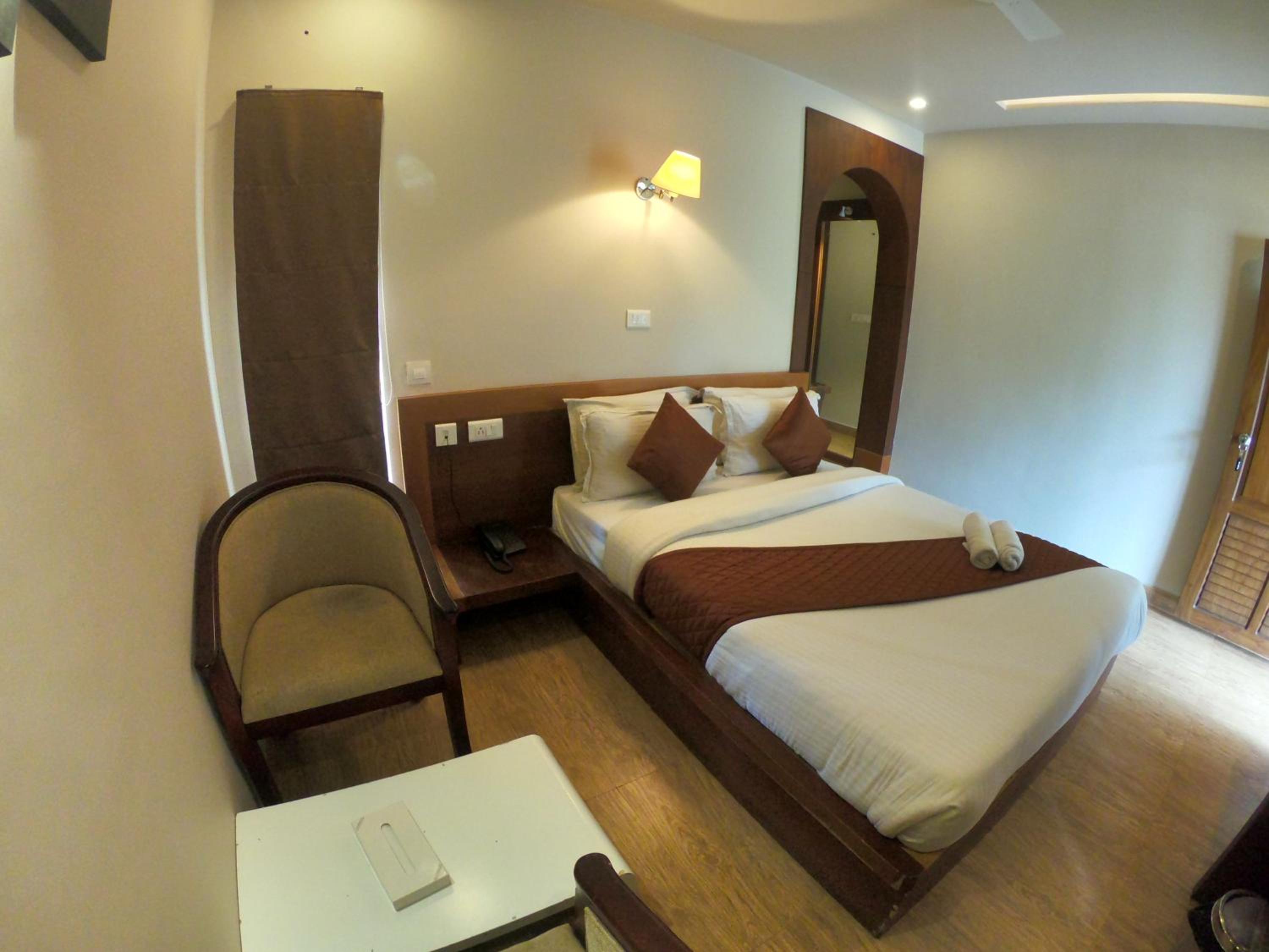 Deluxe Room - Photo 3