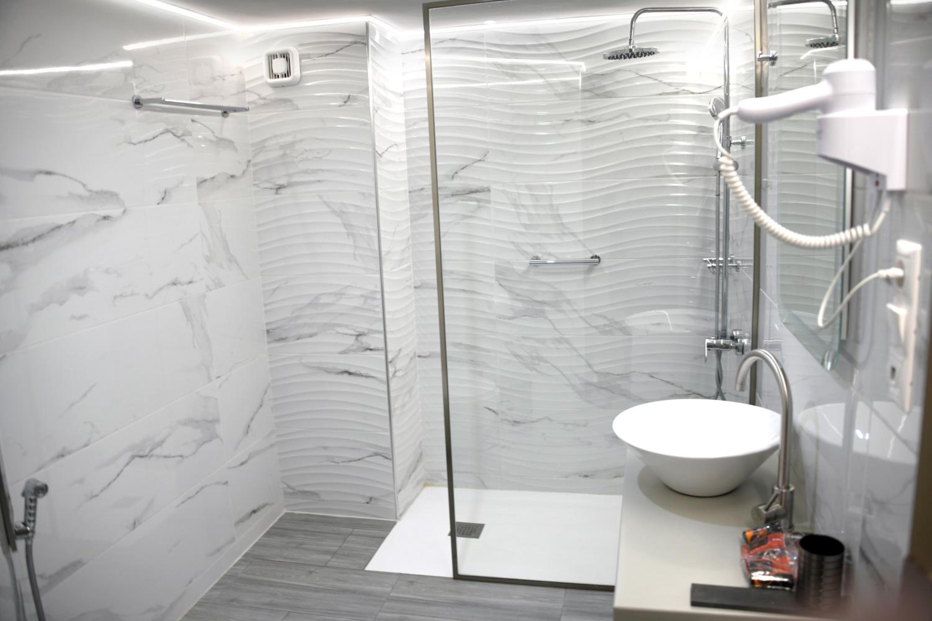 Family Room with Shower photo 2