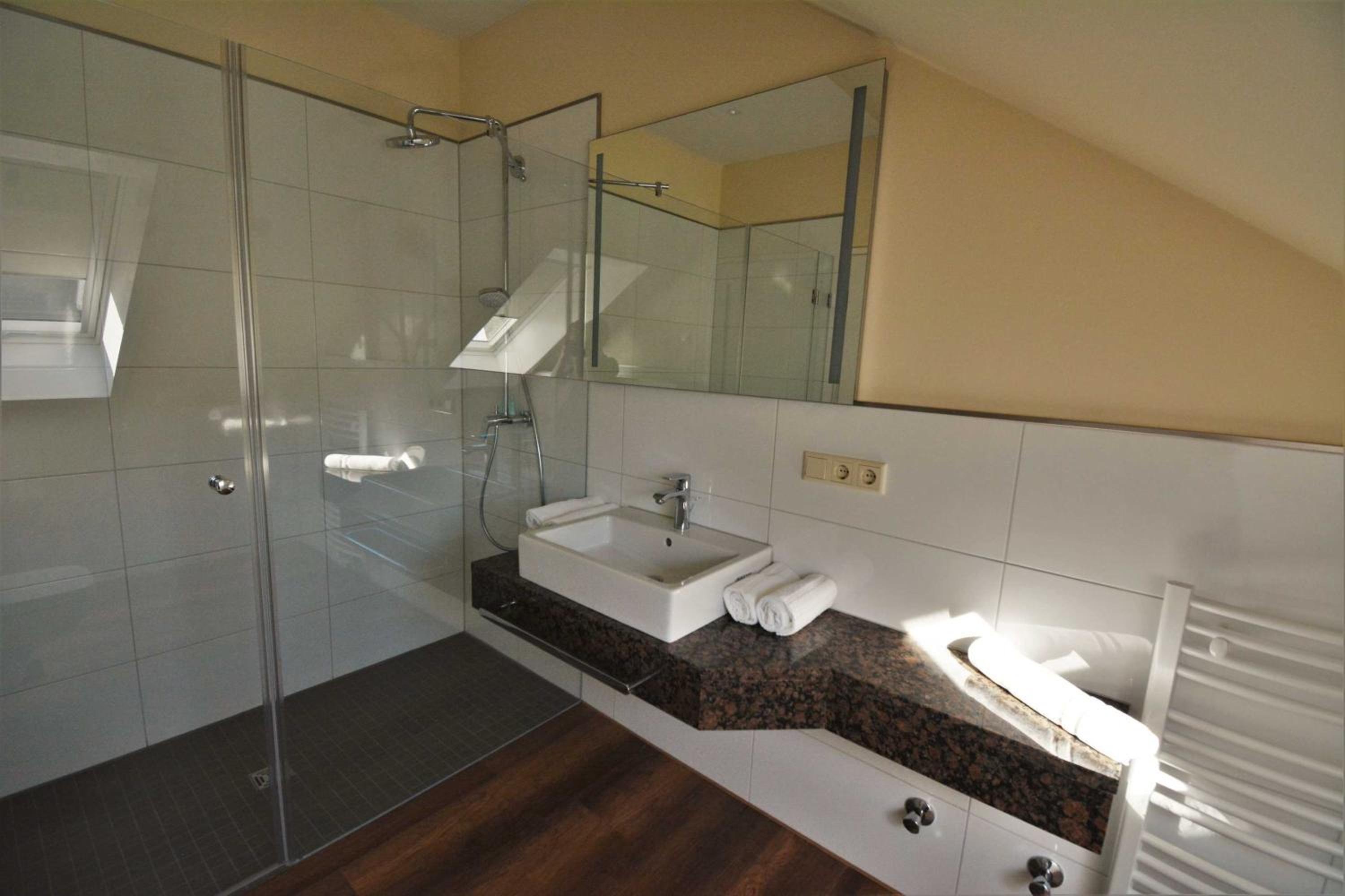 Large Double Room photo 3