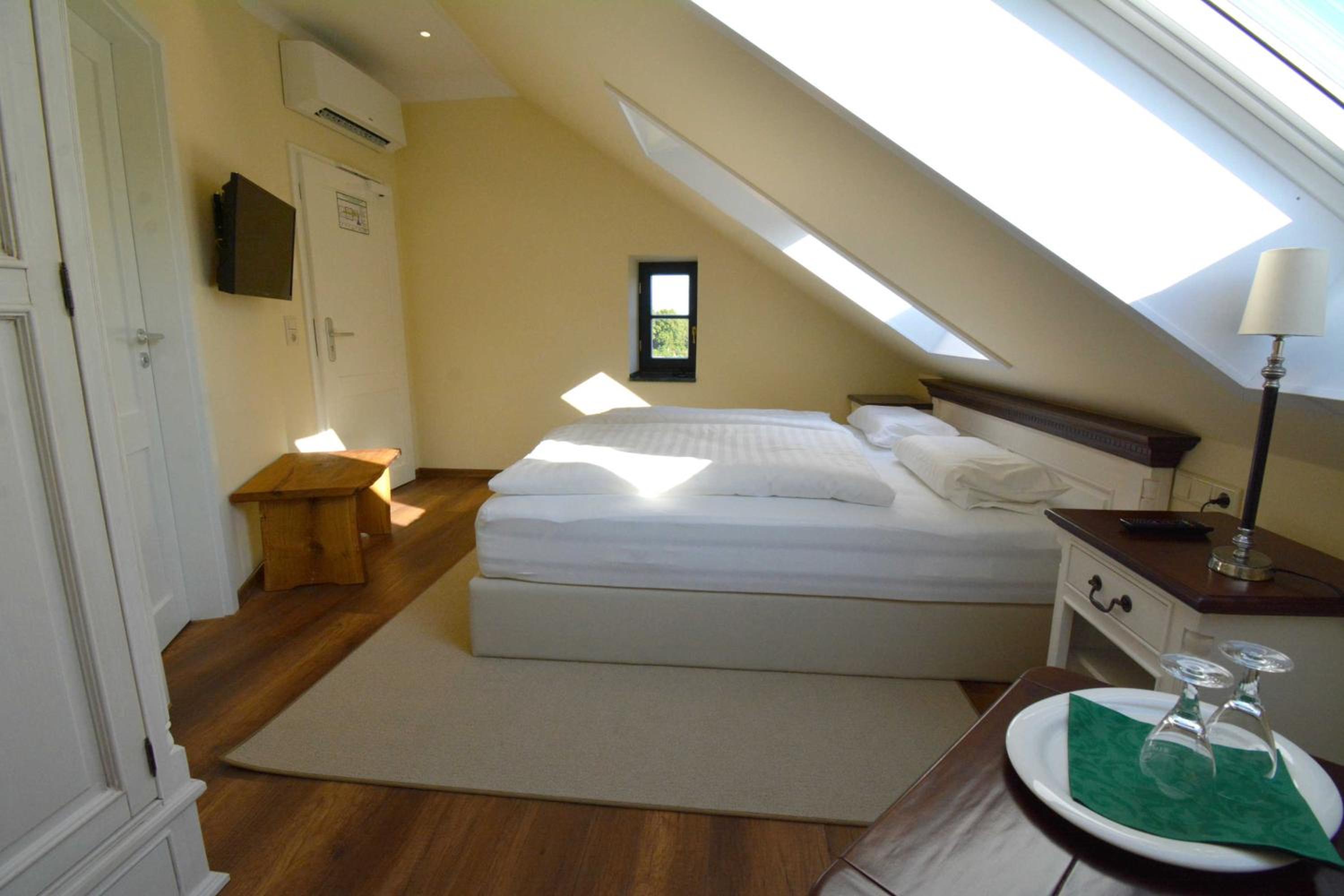 Deluxe Double Room With Shower photo 2