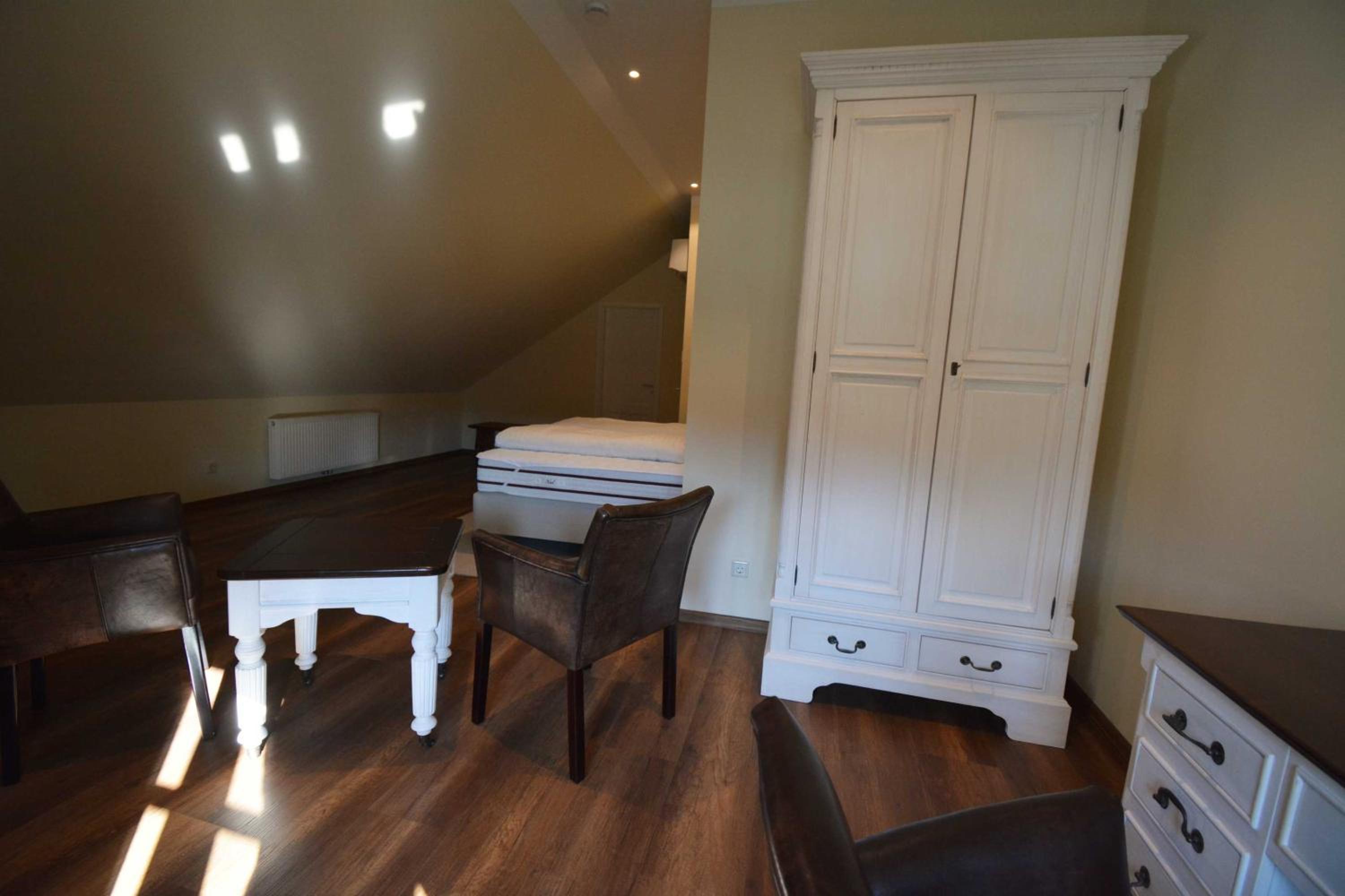 Large Double Room with Shower photo 2