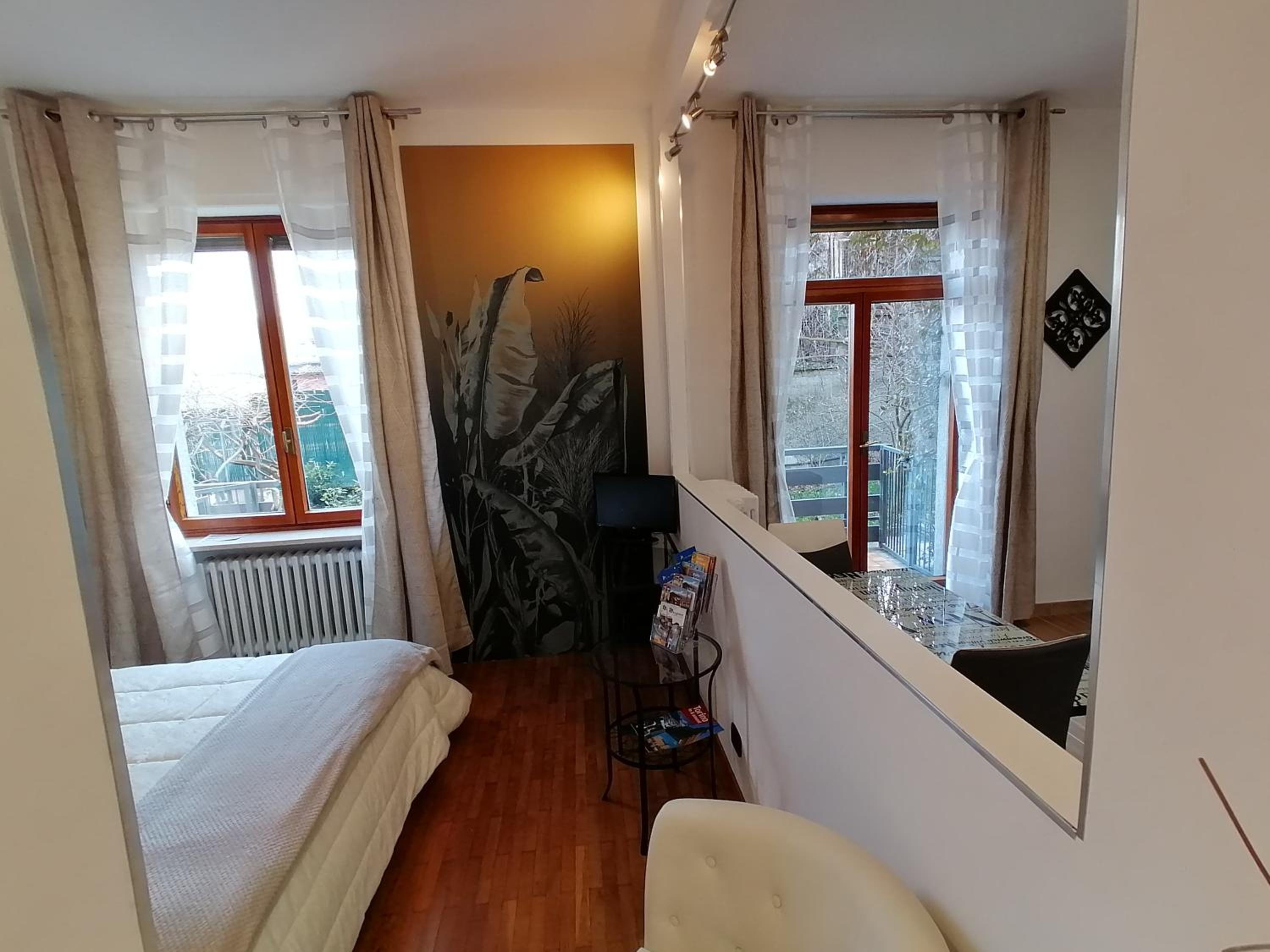 One-Bedroom Apartment - Photo 32