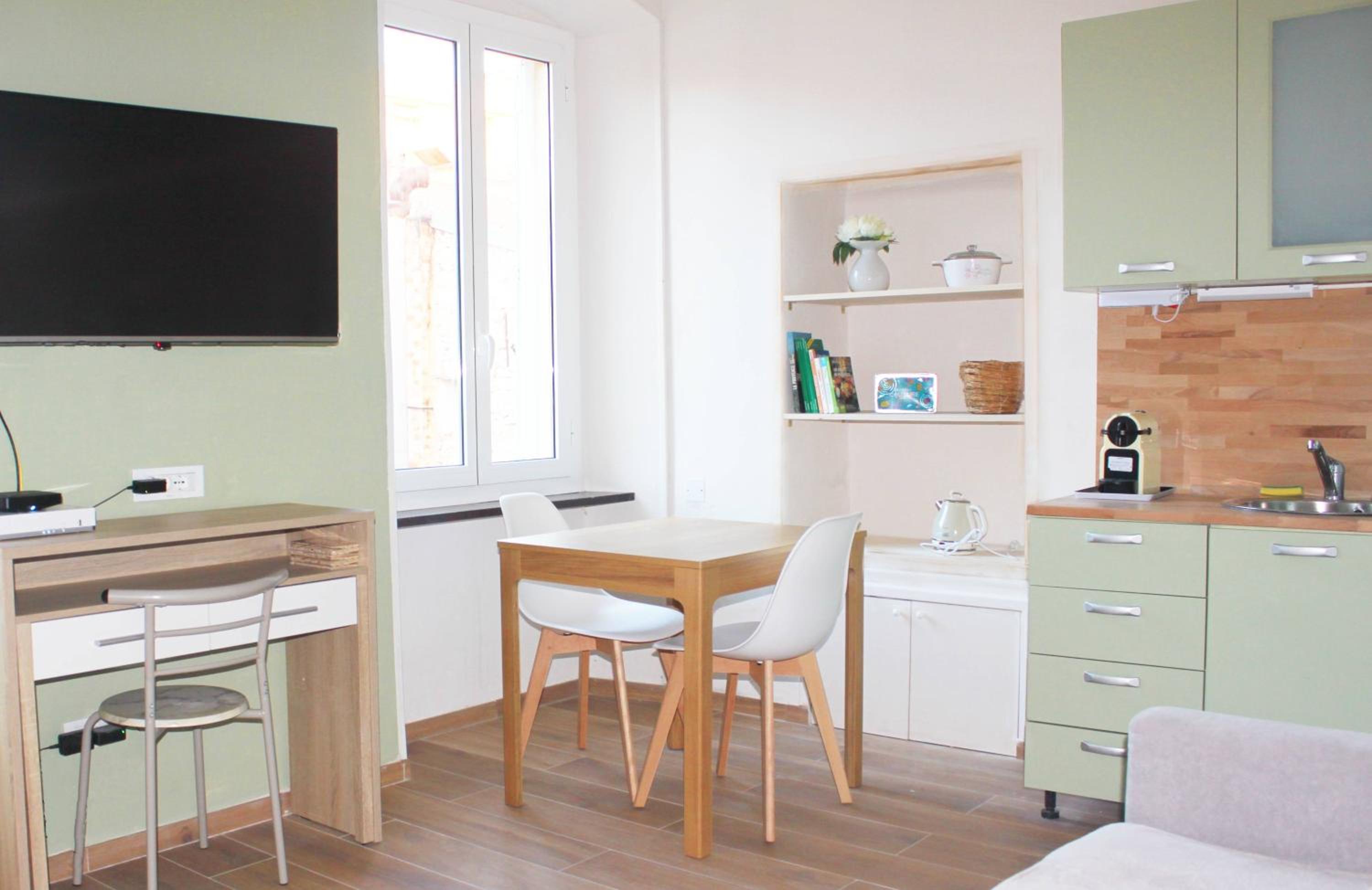 One-Bedroom Apartment