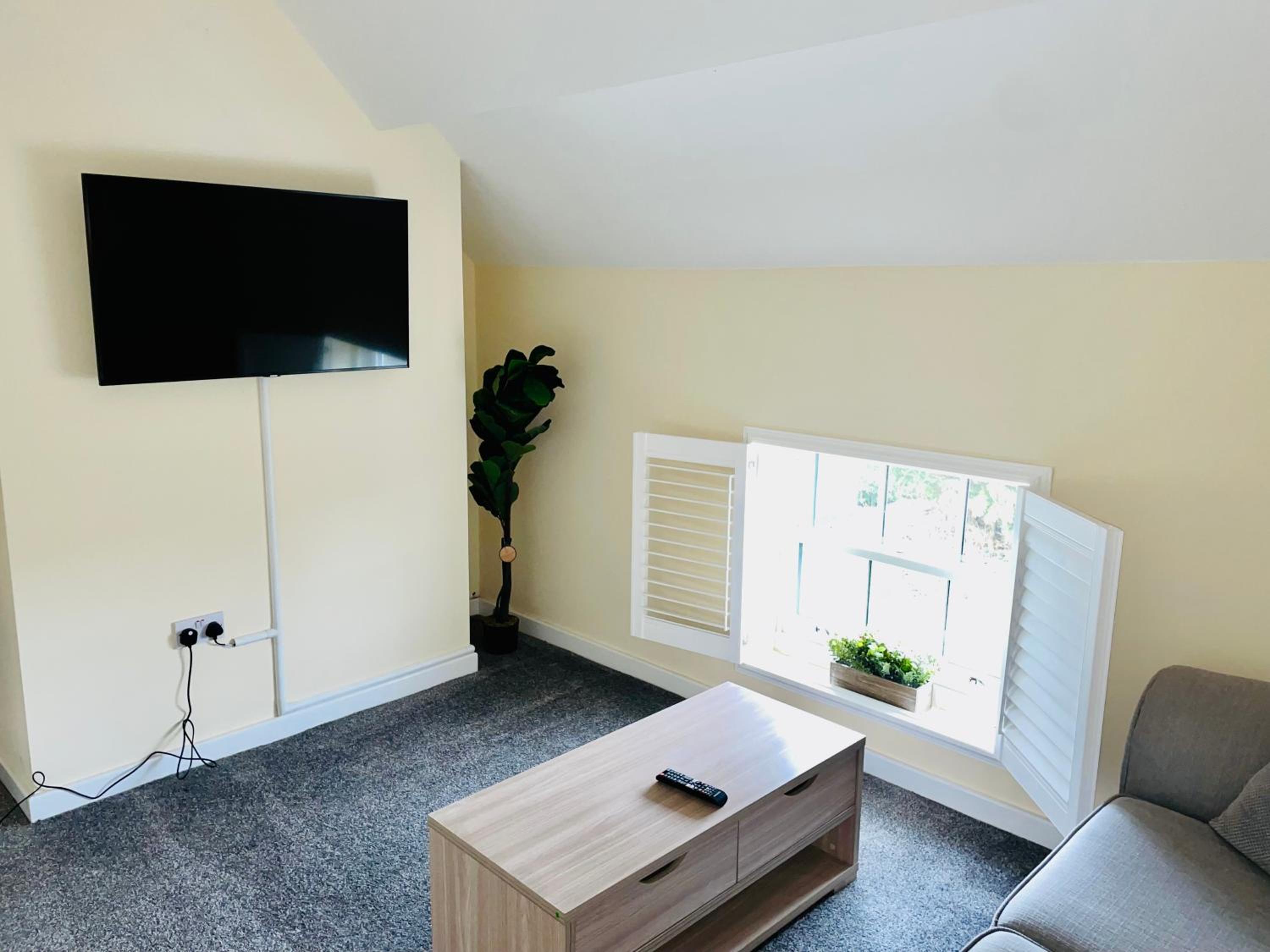 One-Bedroom Apartment - Photo 7