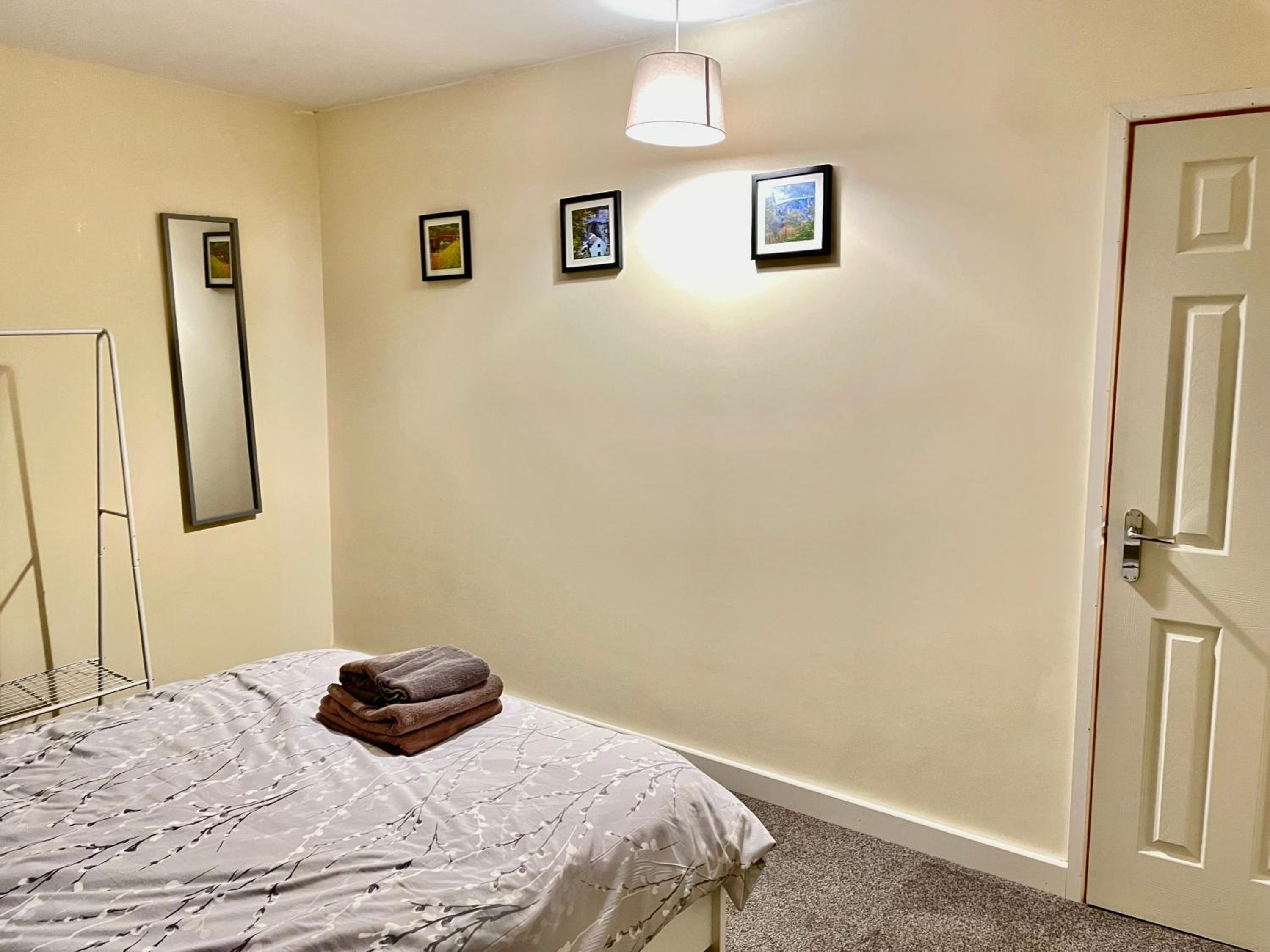 One-Bedroom Apartment - Photo 9