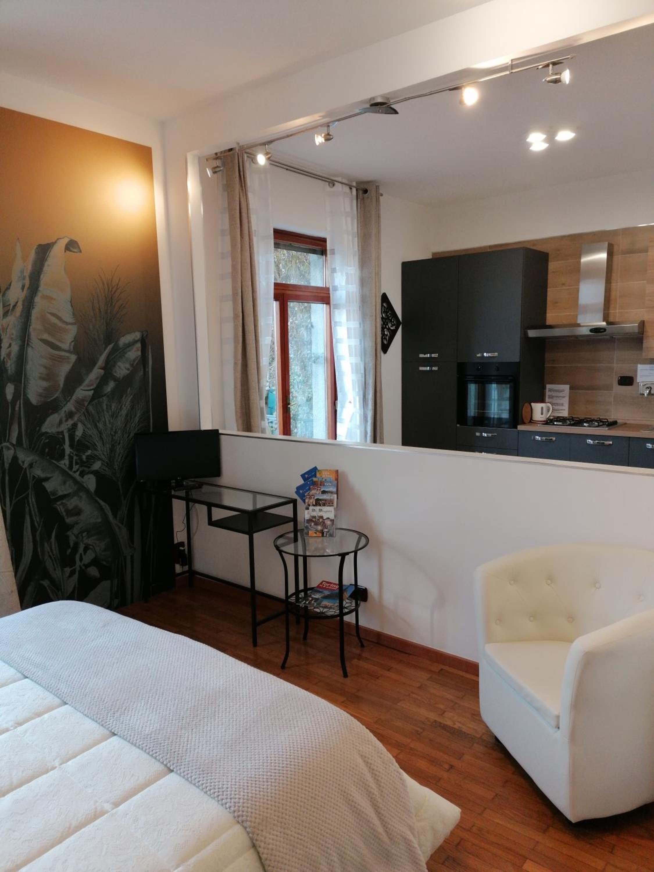 One-Bedroom Apartment - Photo 27