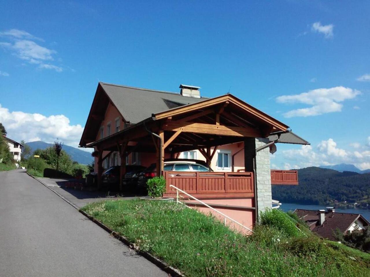 Apartment with Lake View photo 3