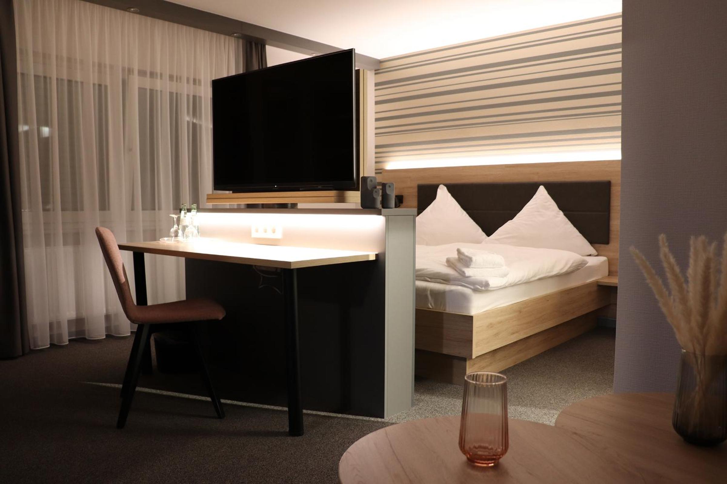 Budget Double Room - Photo 3