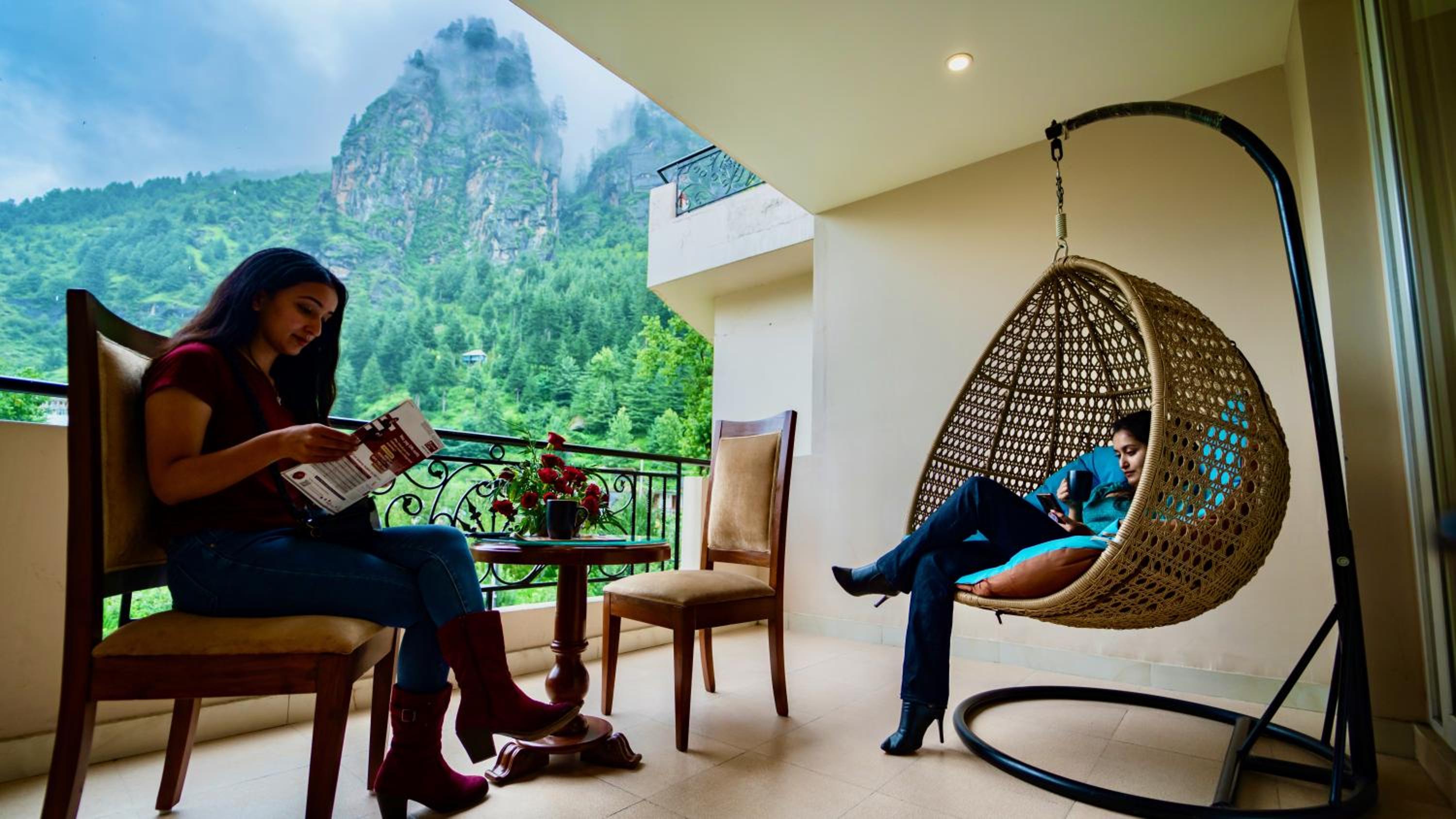 Suite with Mountain View - Photo 4