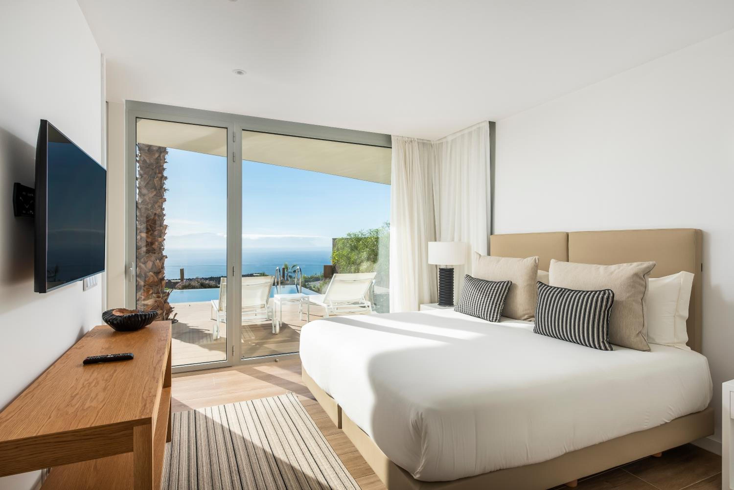 Two-Bedroom Villa with Sea View and a private swimming pool thumbnail 5