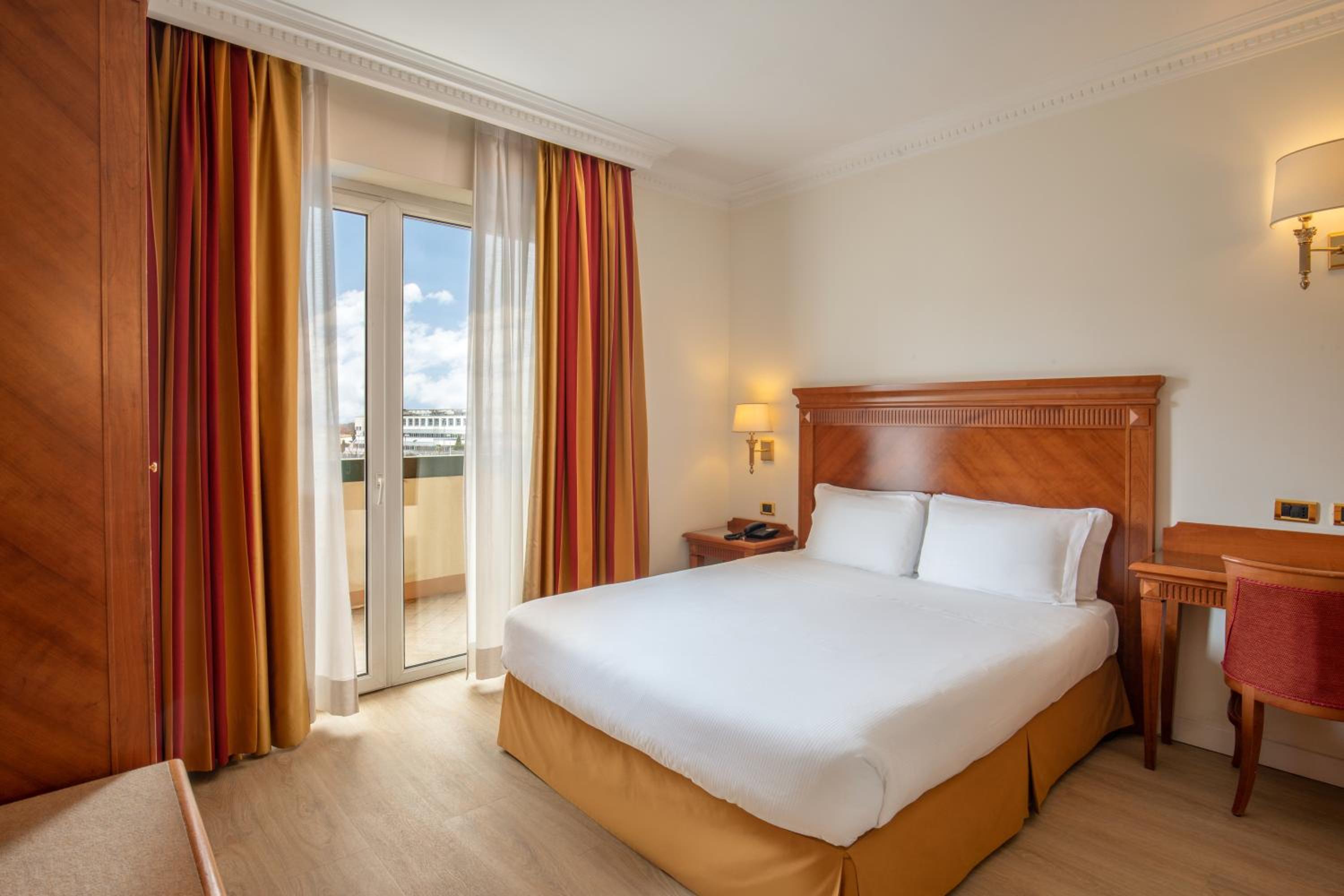 Standard Queen Room - Photo 1
