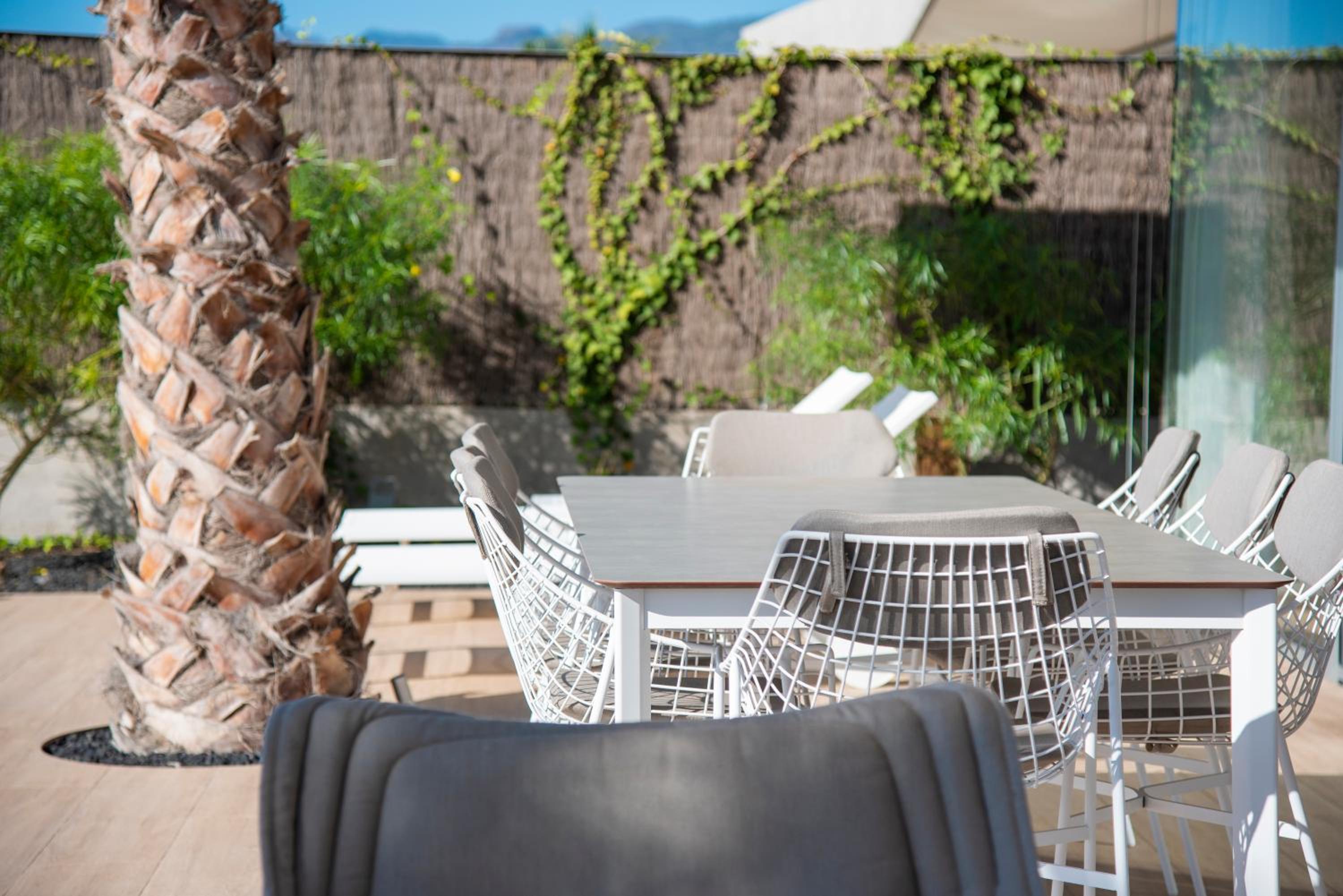 Three-Bedroom Villa with Sea Views and a private swimming pool