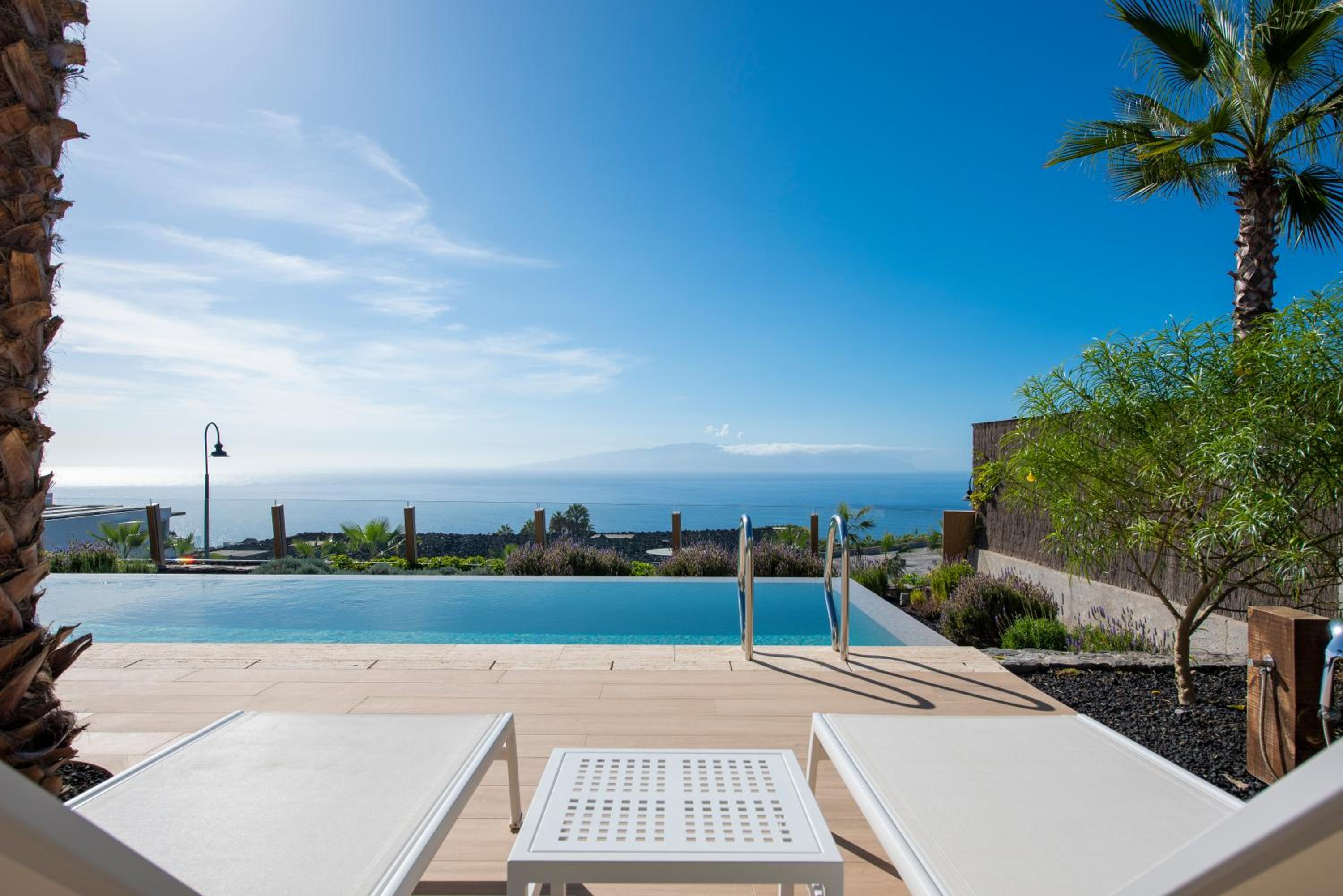 Two-Bedroom Villa with Sea View and a private swimming pool