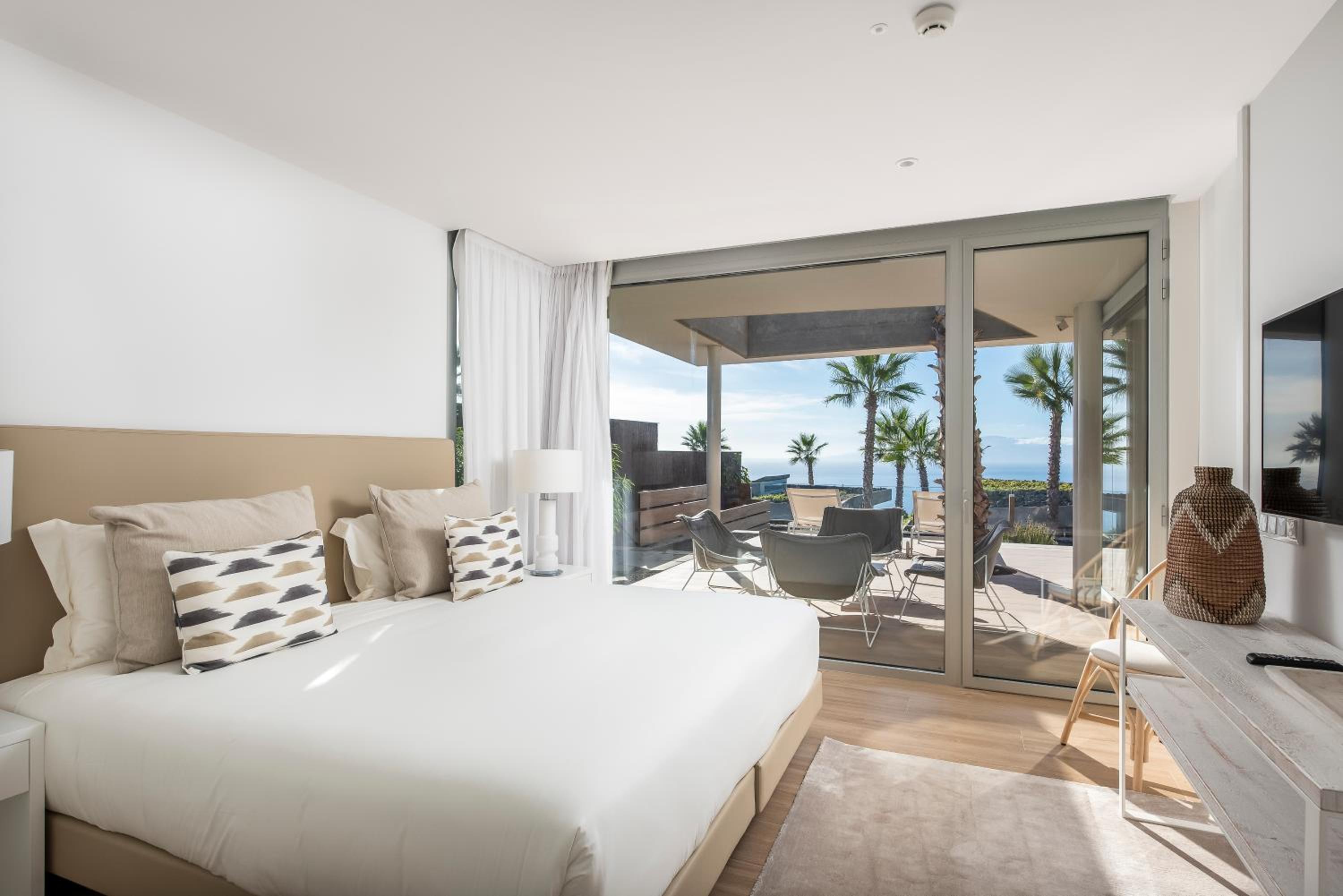 Three-Bedroom Villa with Sea Views and a private swimming pool