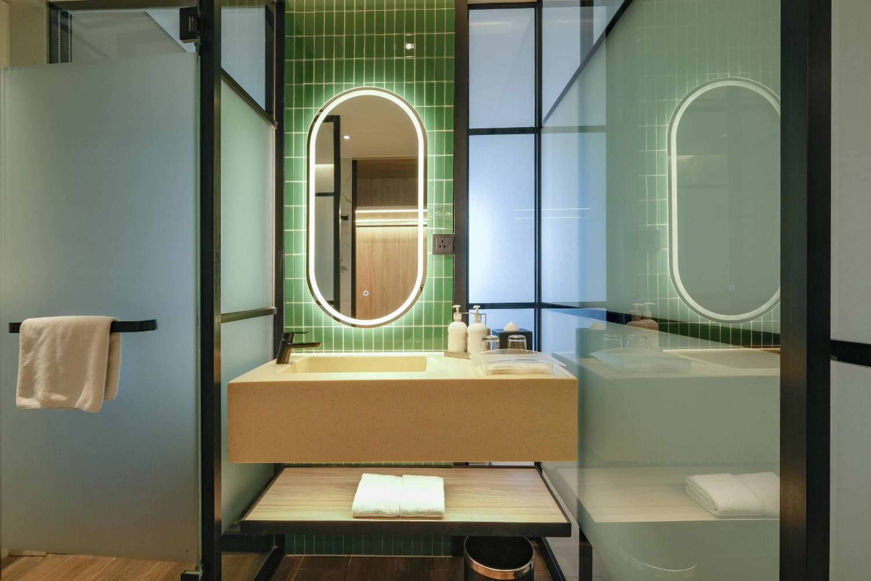 King Suite - Photo 3