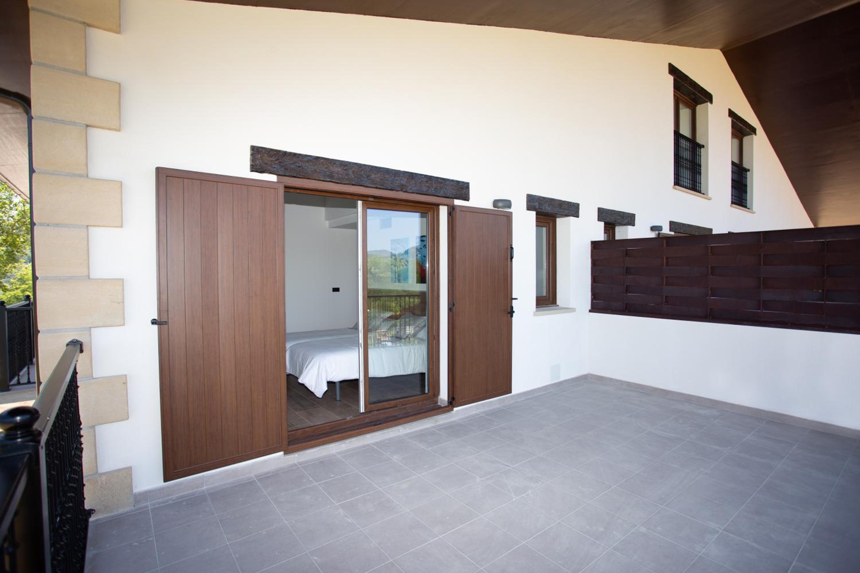 Deluxe Room with Shower photo 3