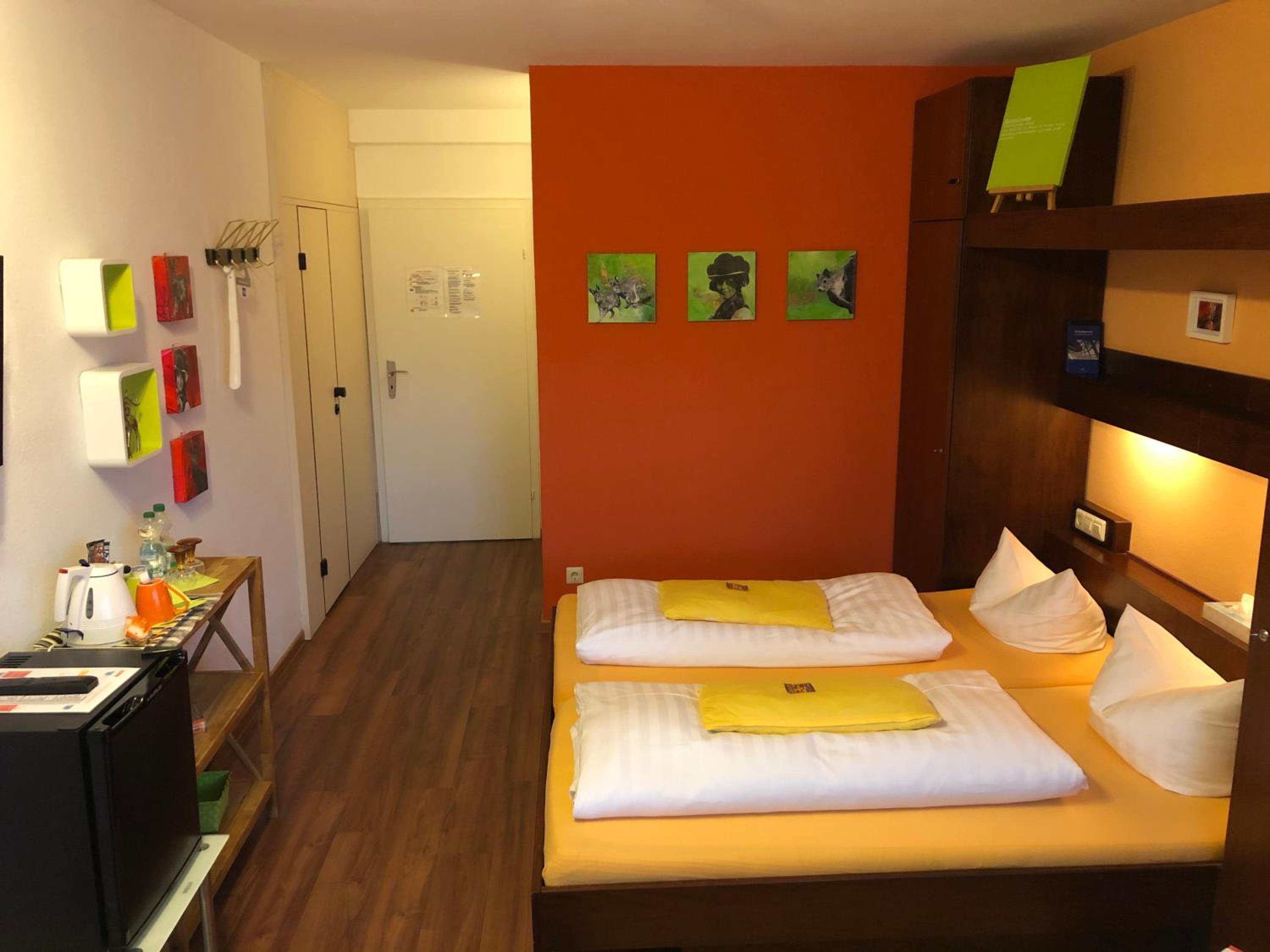 Economy Double Room with Balcony photo 2