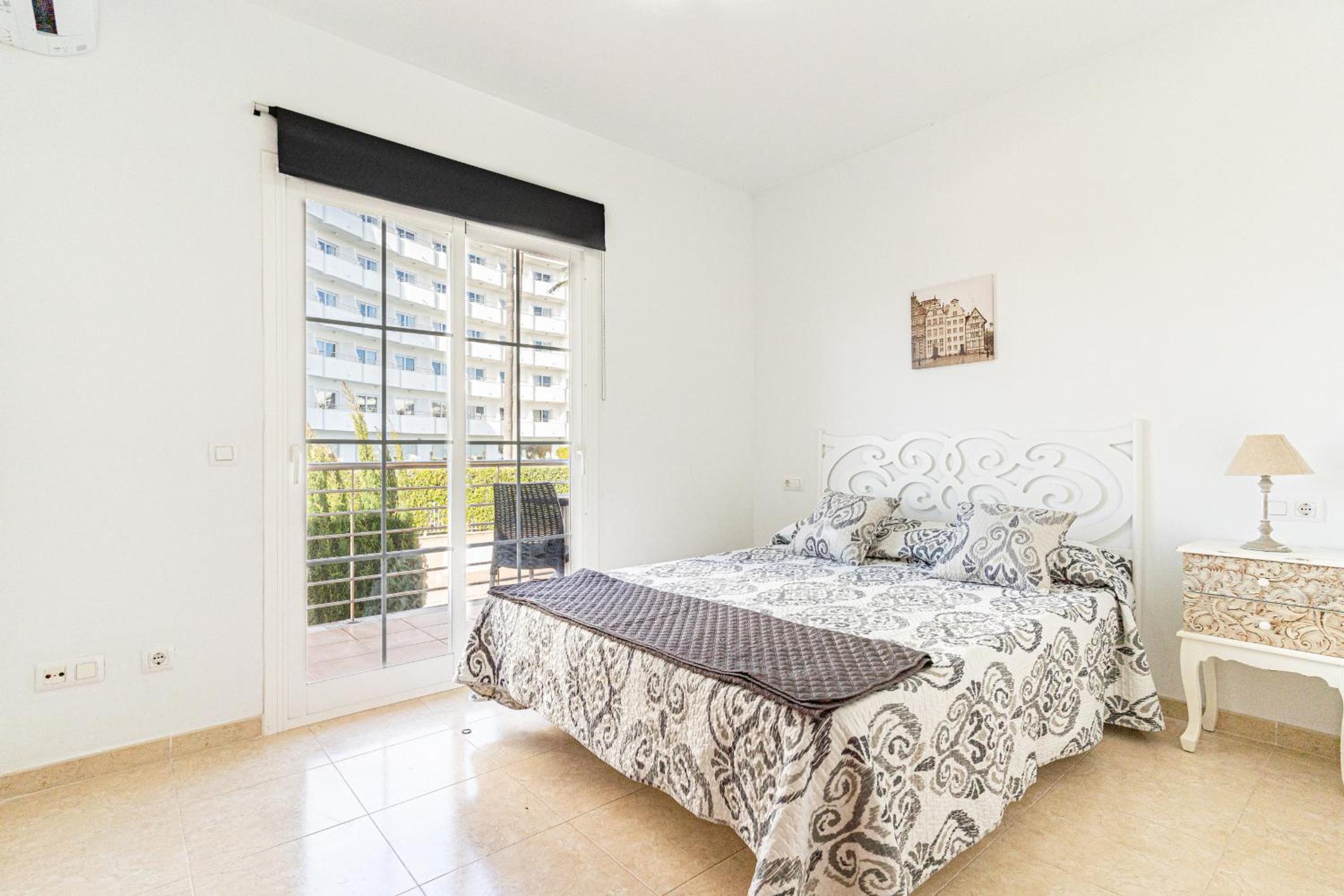Three-Bedroom House photo 2