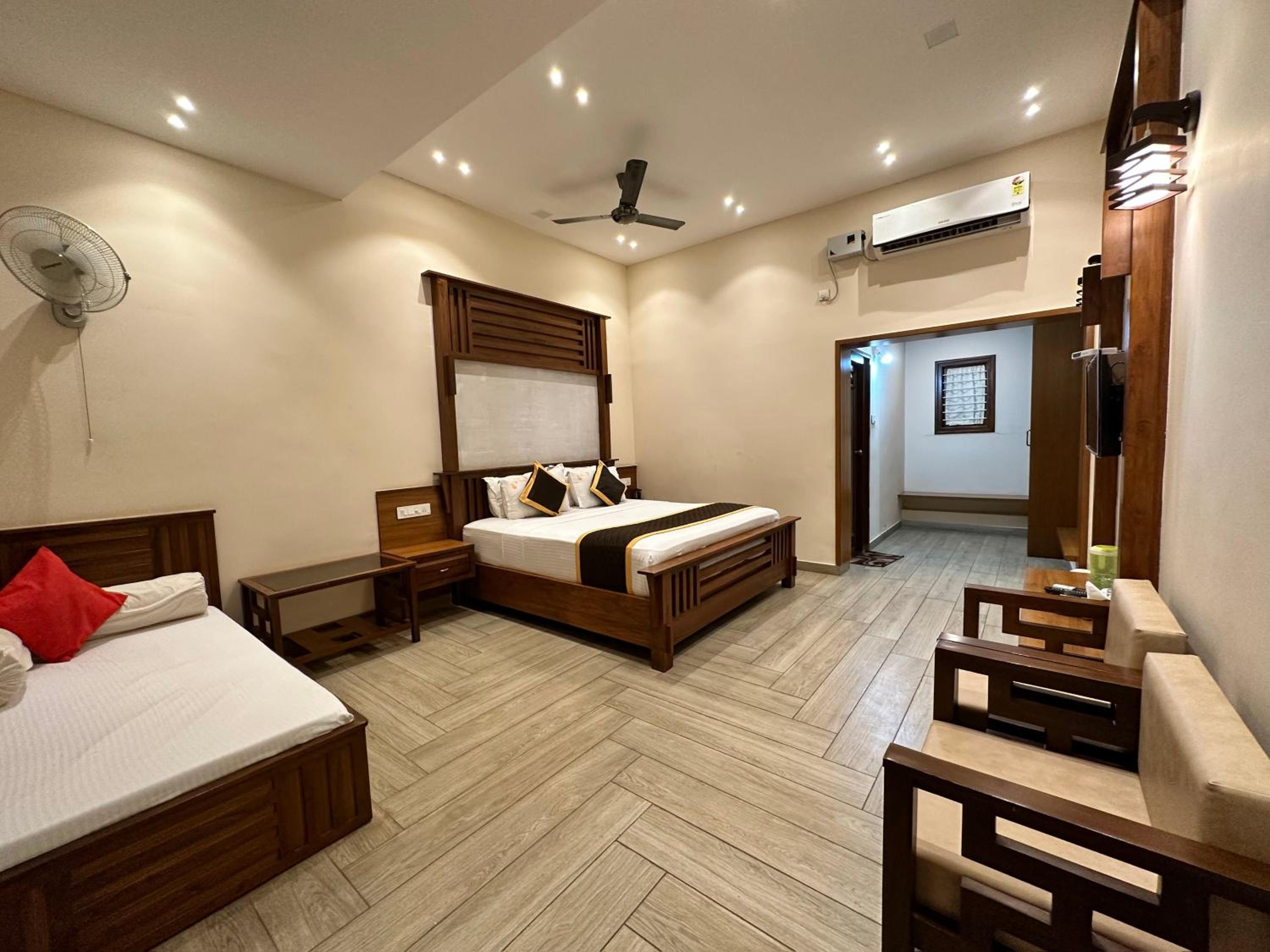 Deluxe Triple Room - Photo 28