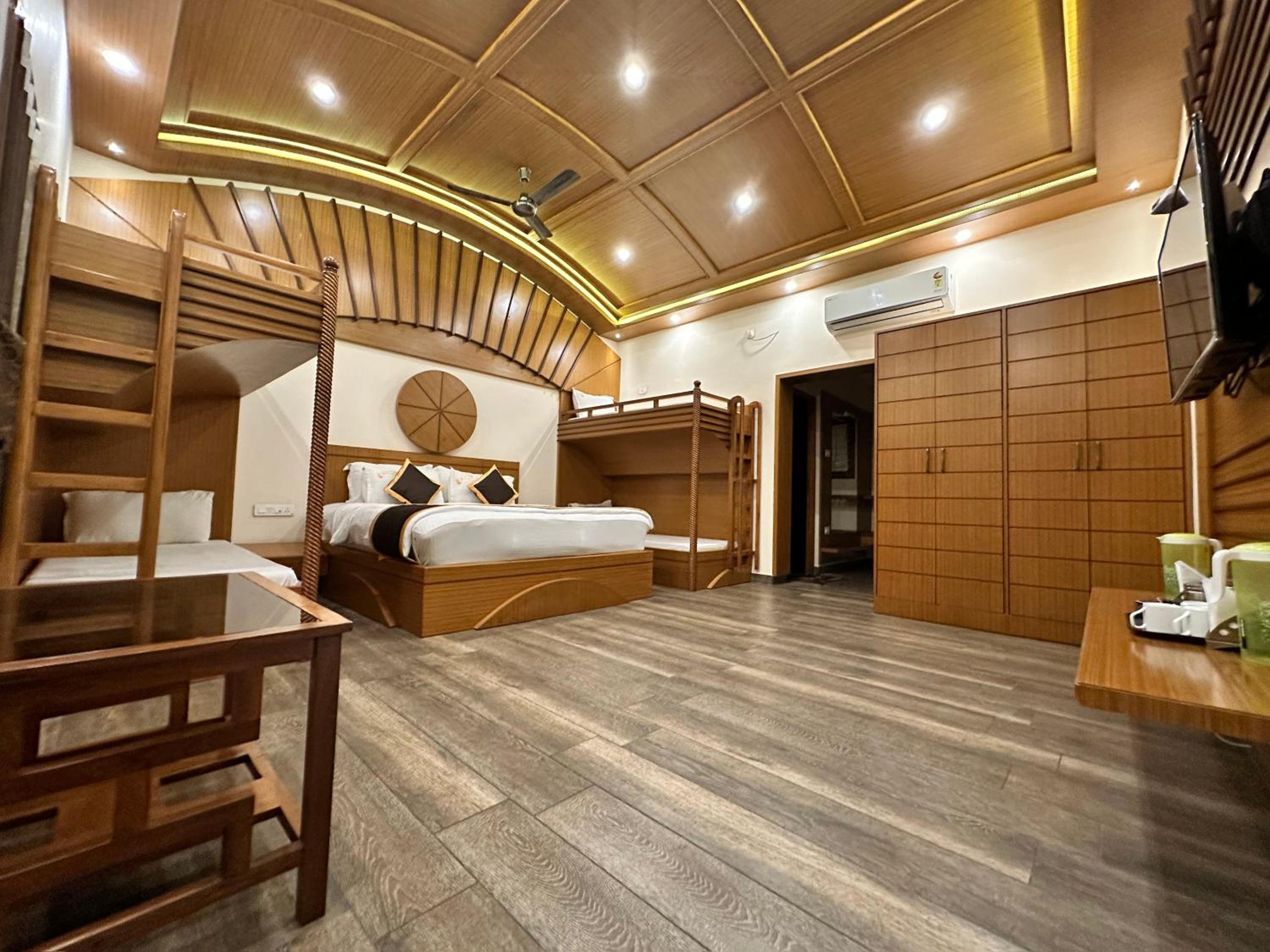 Luxury Quadruple Room - Photo 39