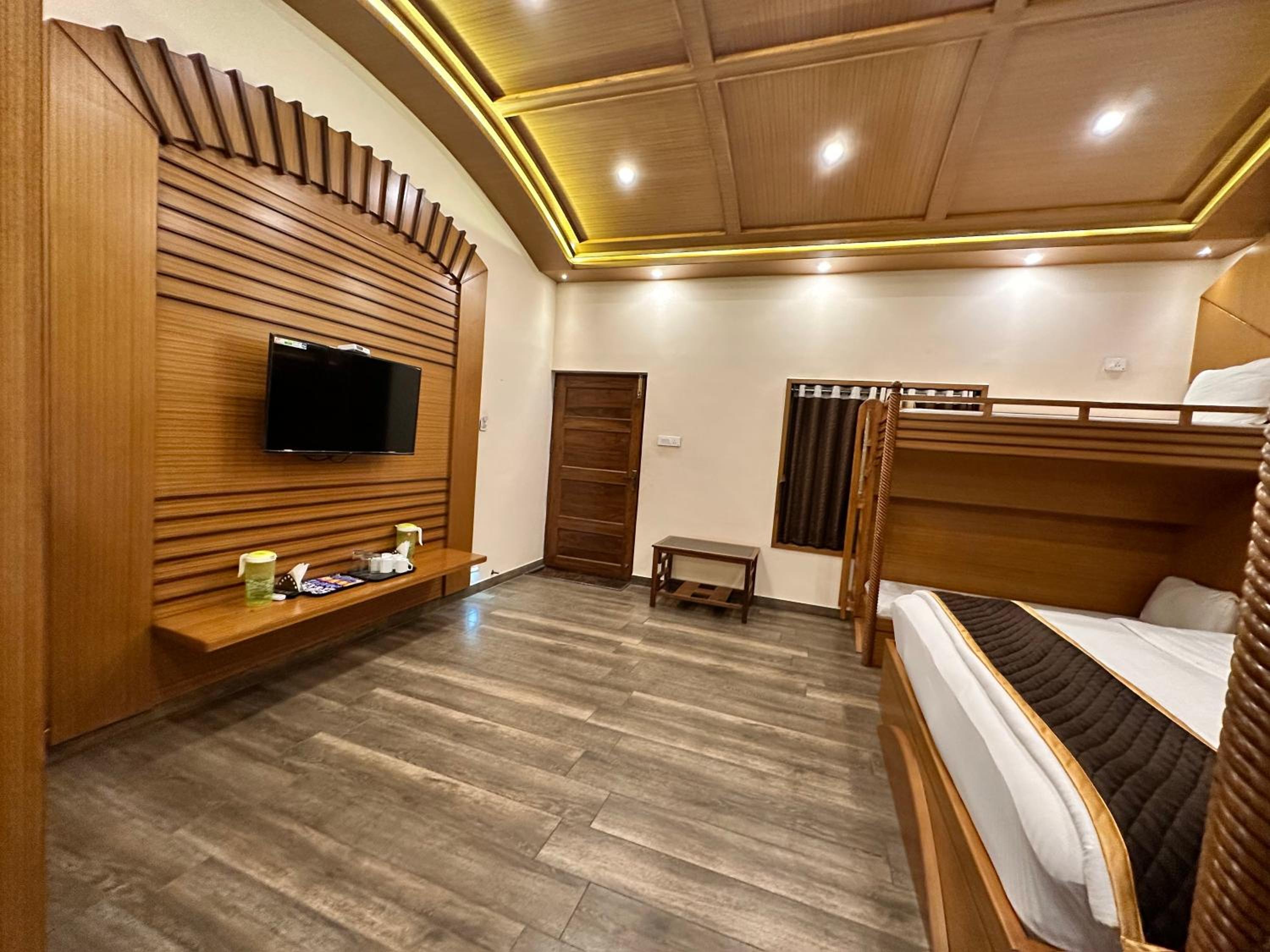 Luxury Quadruple Room - Photo 37