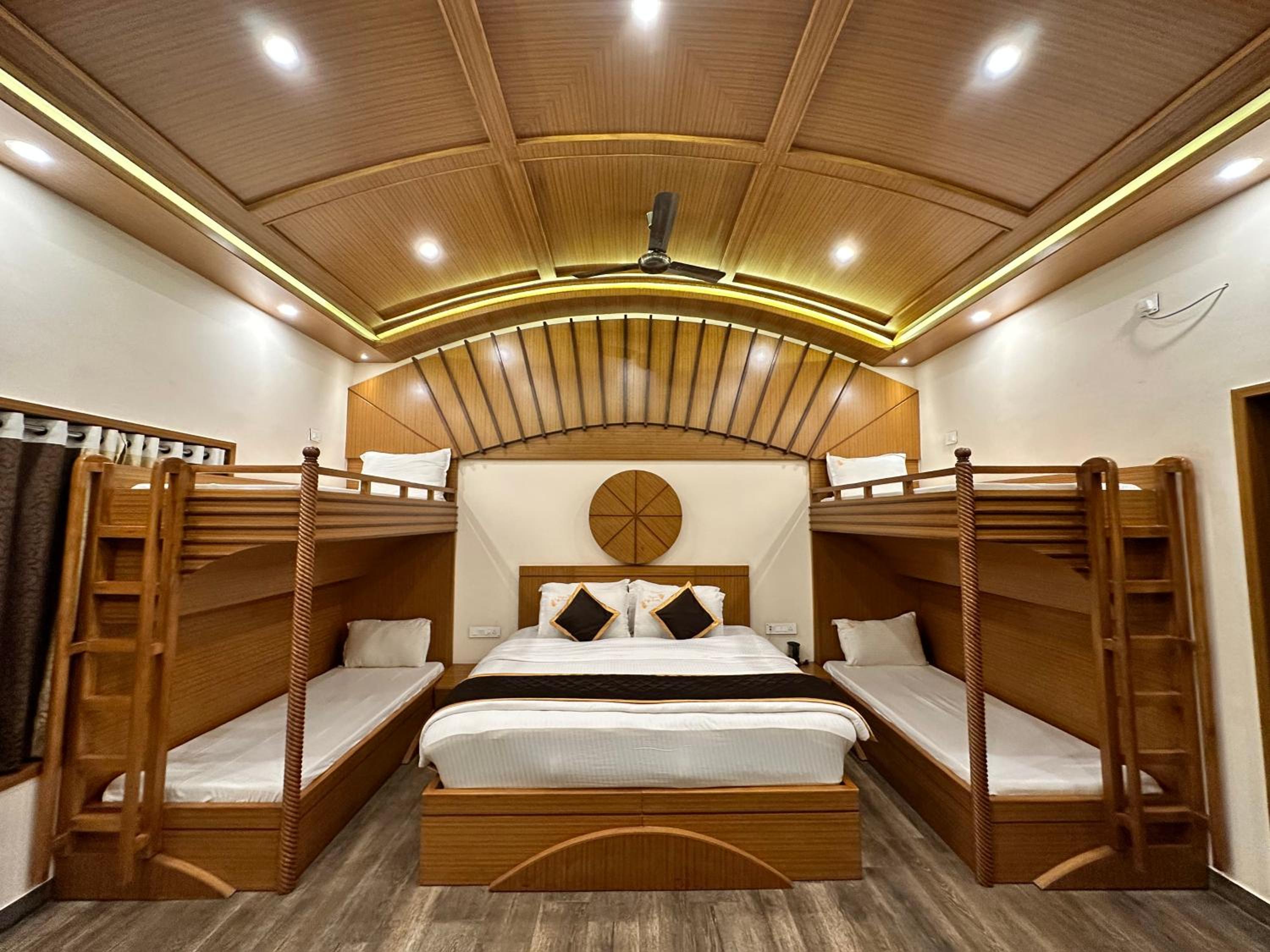Luxury Quadruple Room - Photo 36