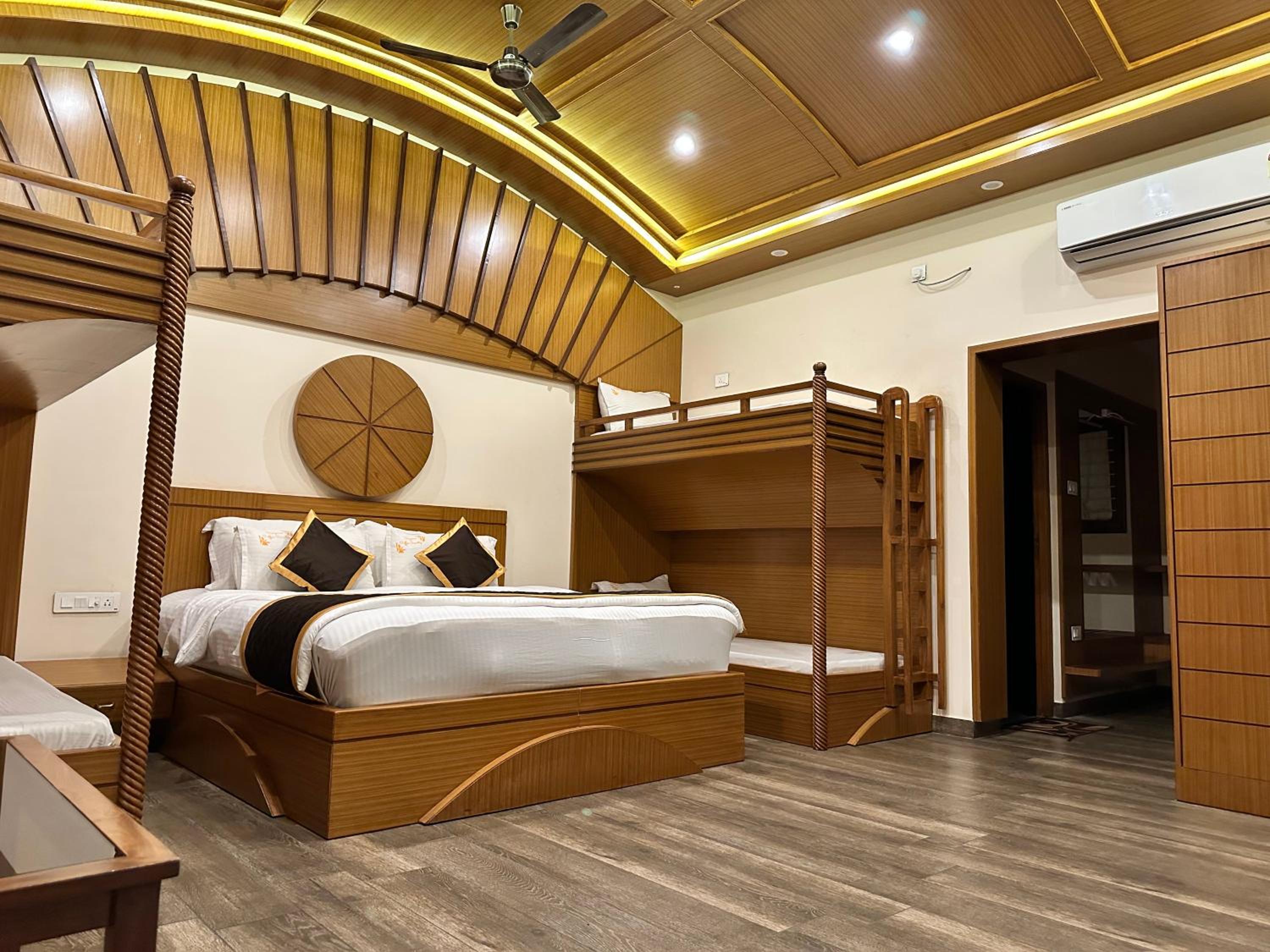 Luxury Quadruple Room - Photo 35