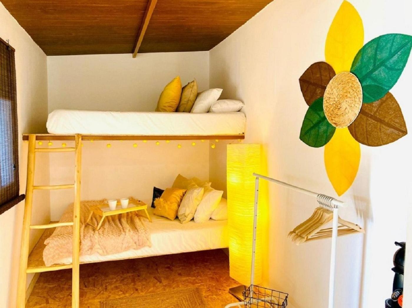 Habitación Cuádruple con Baño Privado y Vista al Jardín
