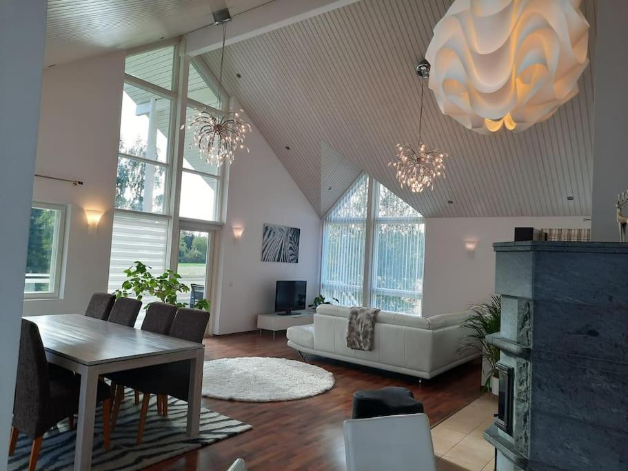 Villa photo 1