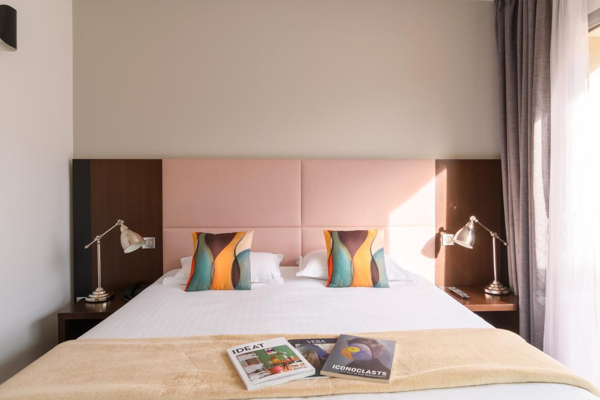 Double Room with Terrace - Photo 9