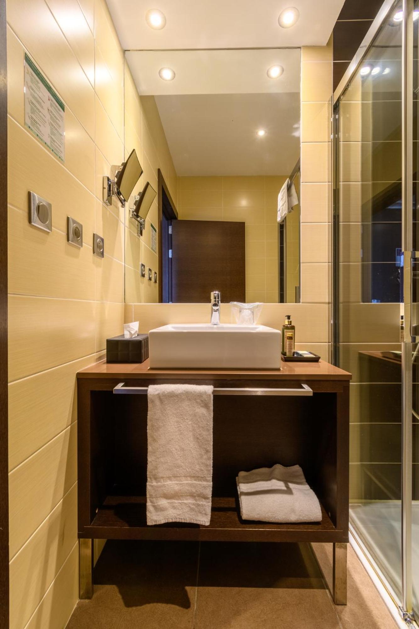 Double Room with Terrace - Photo 10