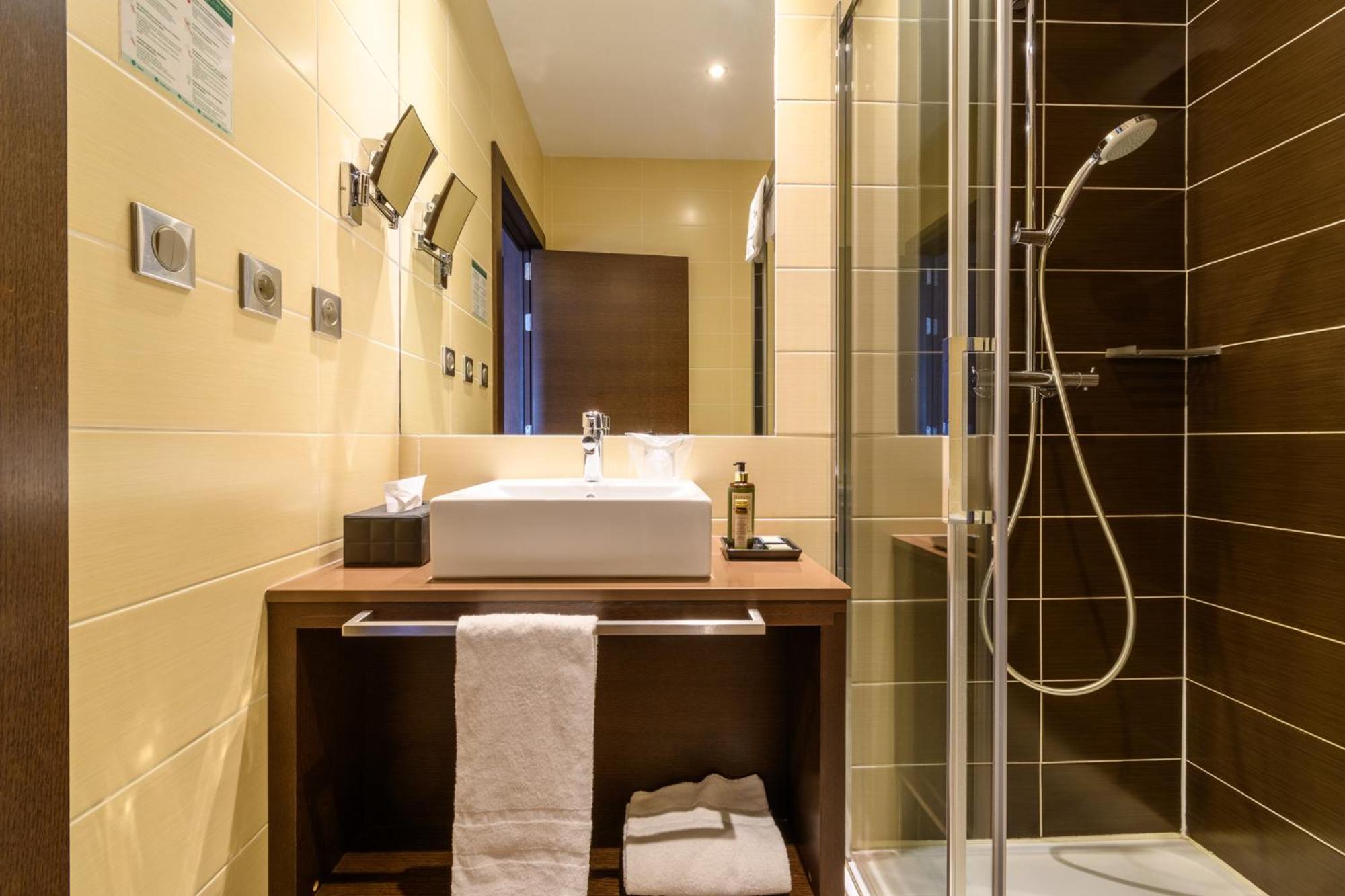Double Room with Terrace - Photo 12